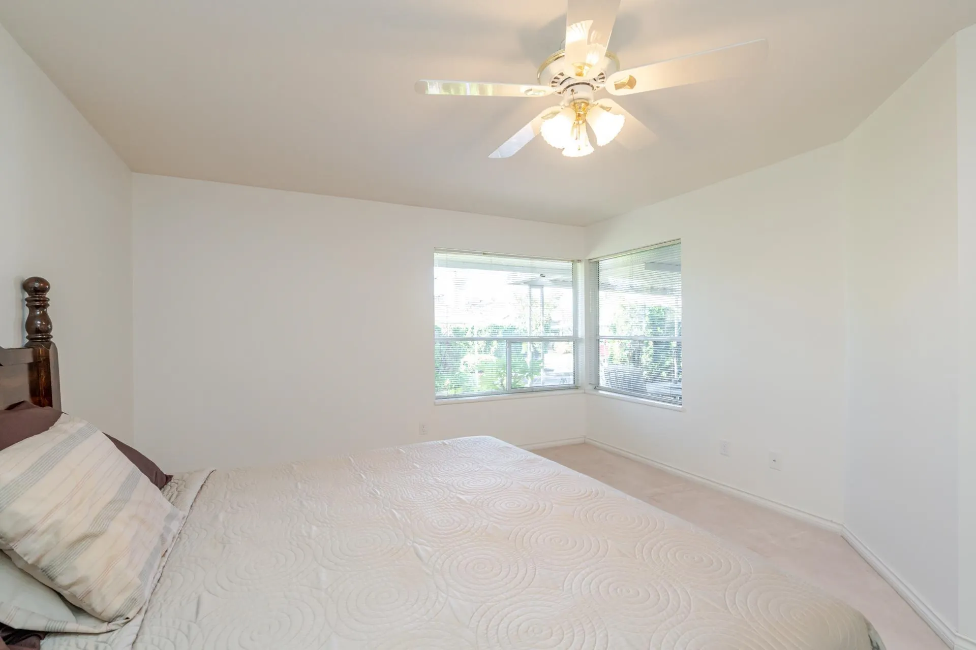 21746 52 Avenue #49