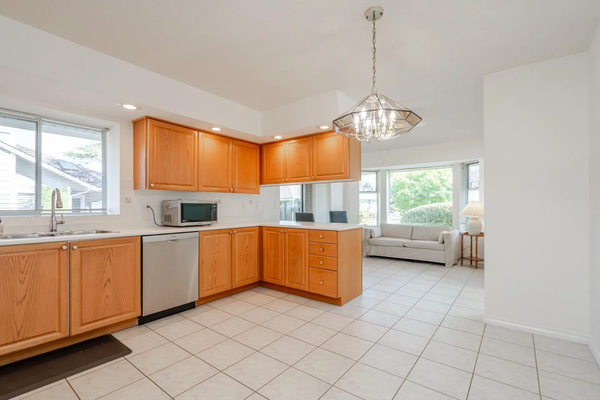 21746 52 Avenue #49
