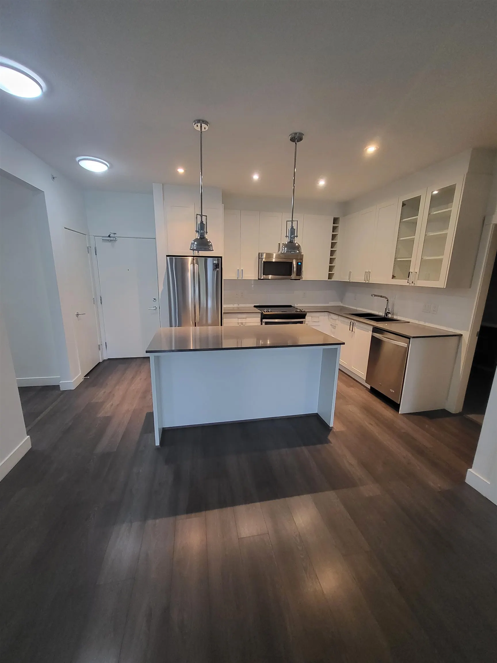 16398 AVENUE 64 Avenue #402