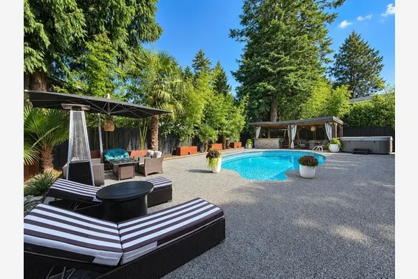1050 Eden Crescent