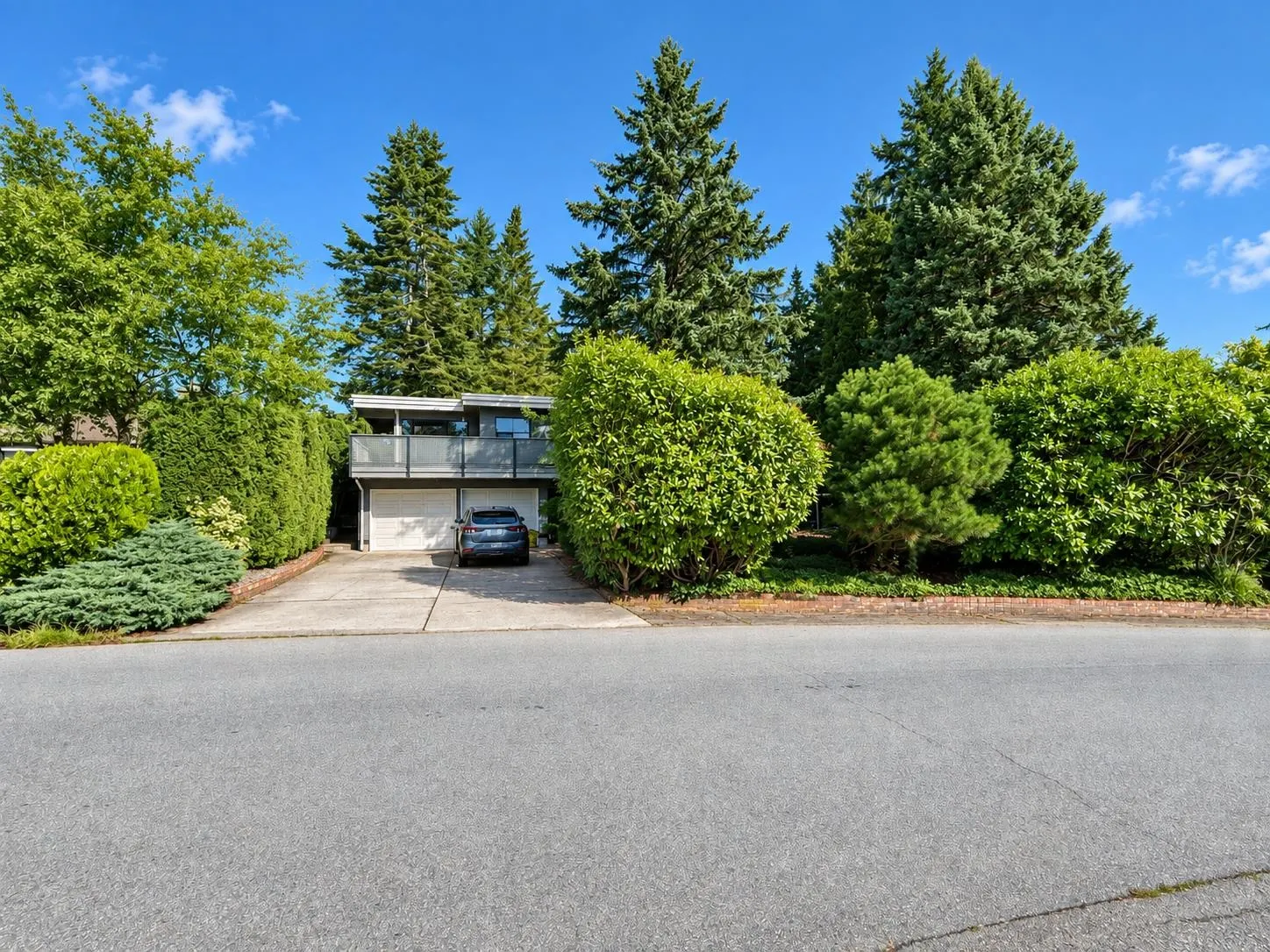 1040 Eden Crescent