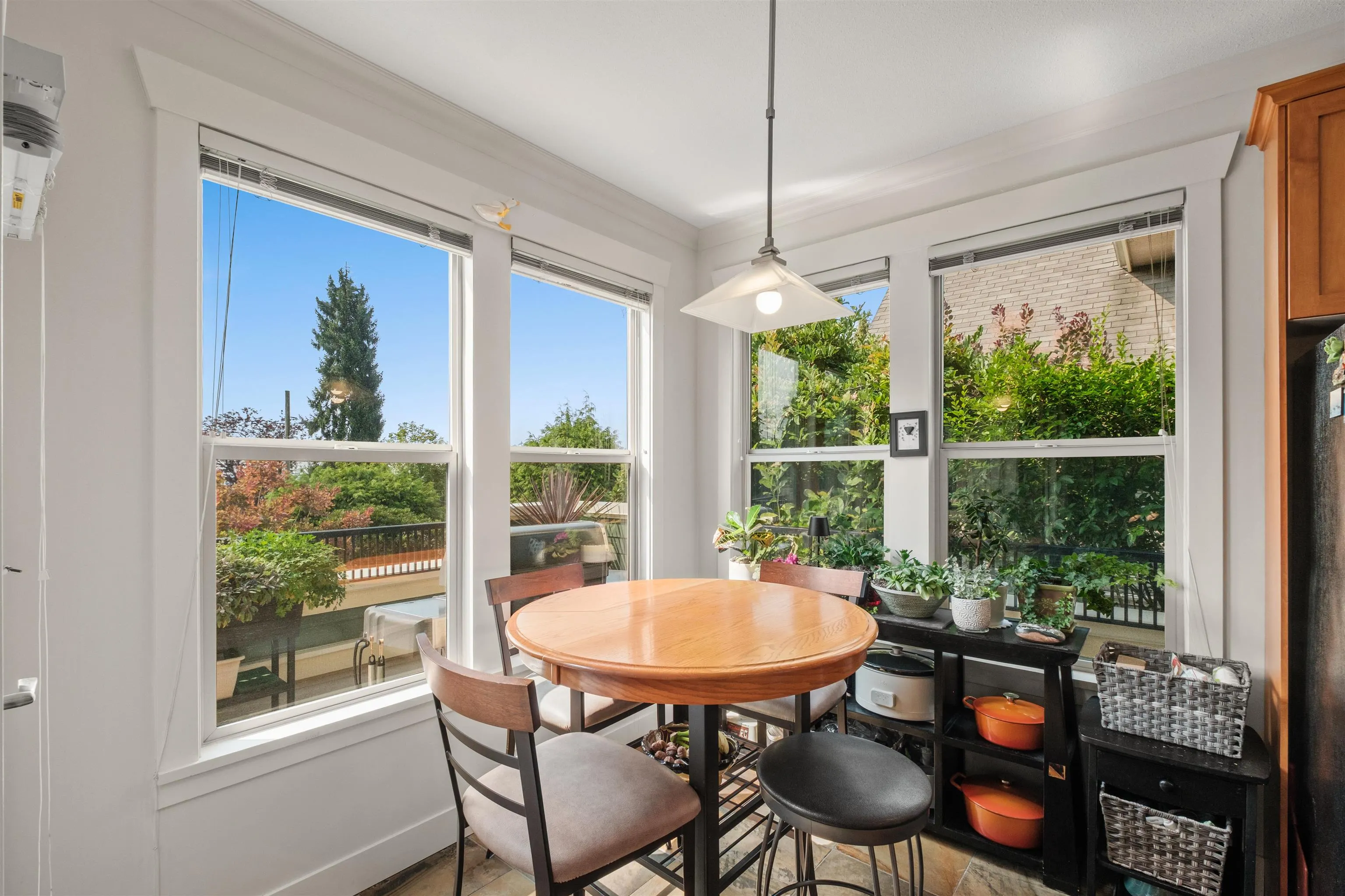 261 E Queens Road