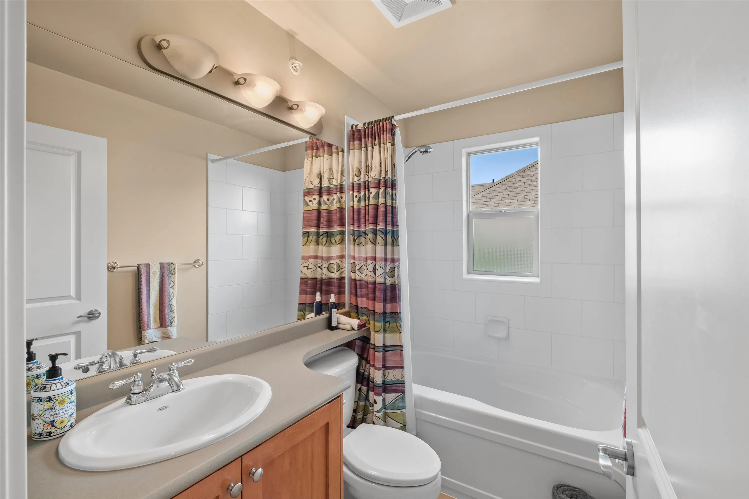 261 E Queens Road