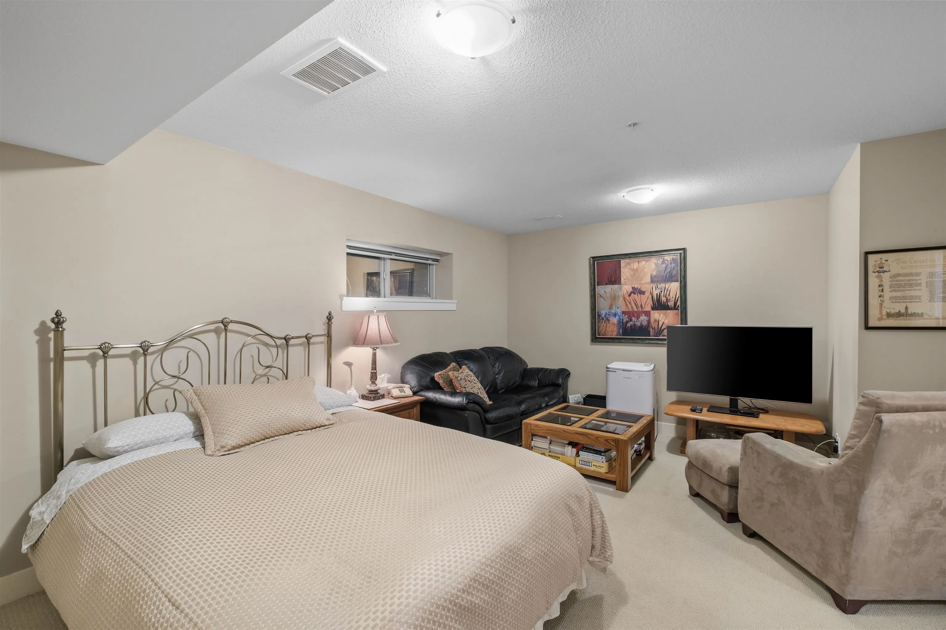 261 E Queens Road