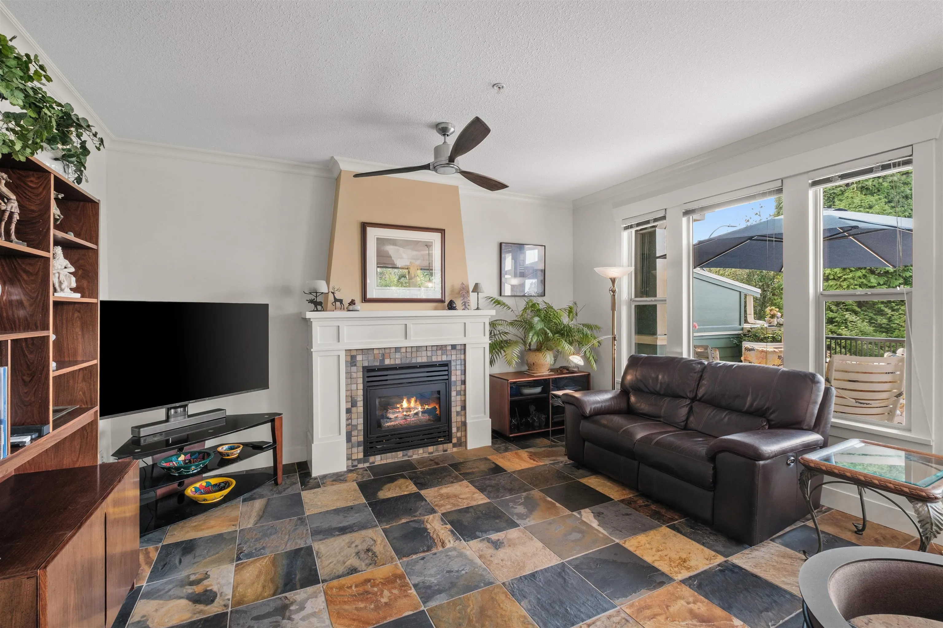 261 E Queens Road