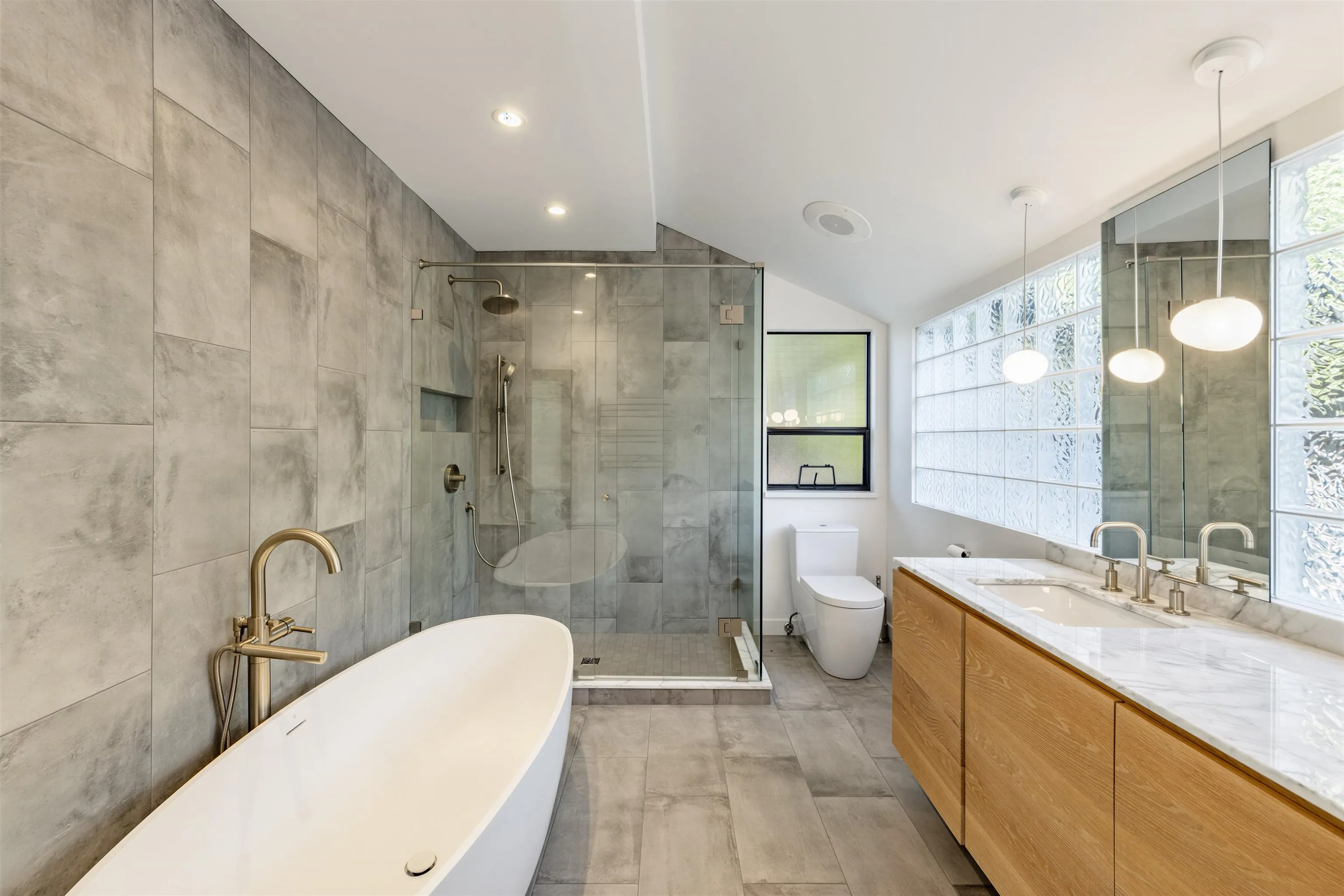975 Aubeneau Crescent