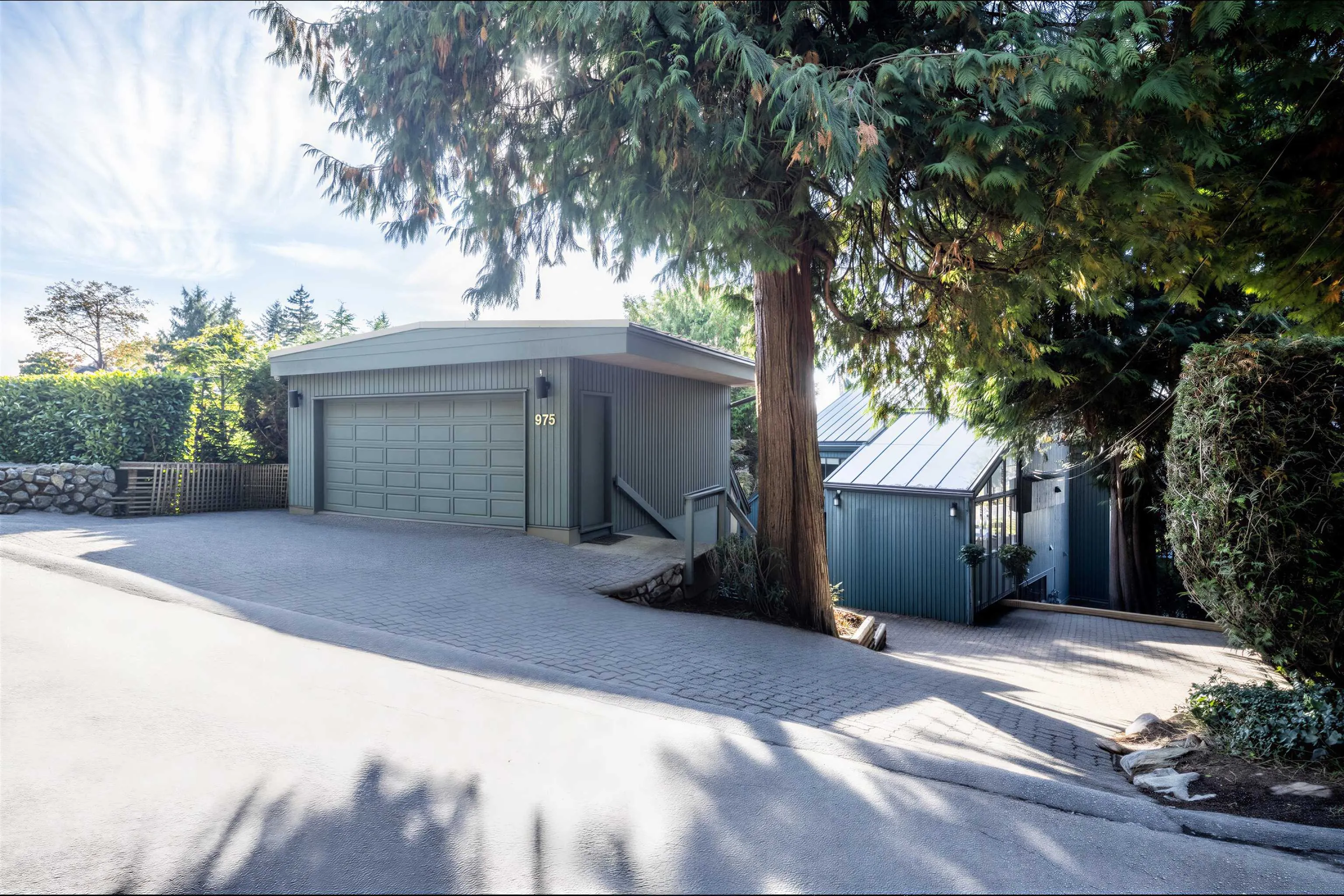 975 Aubeneau Crescent