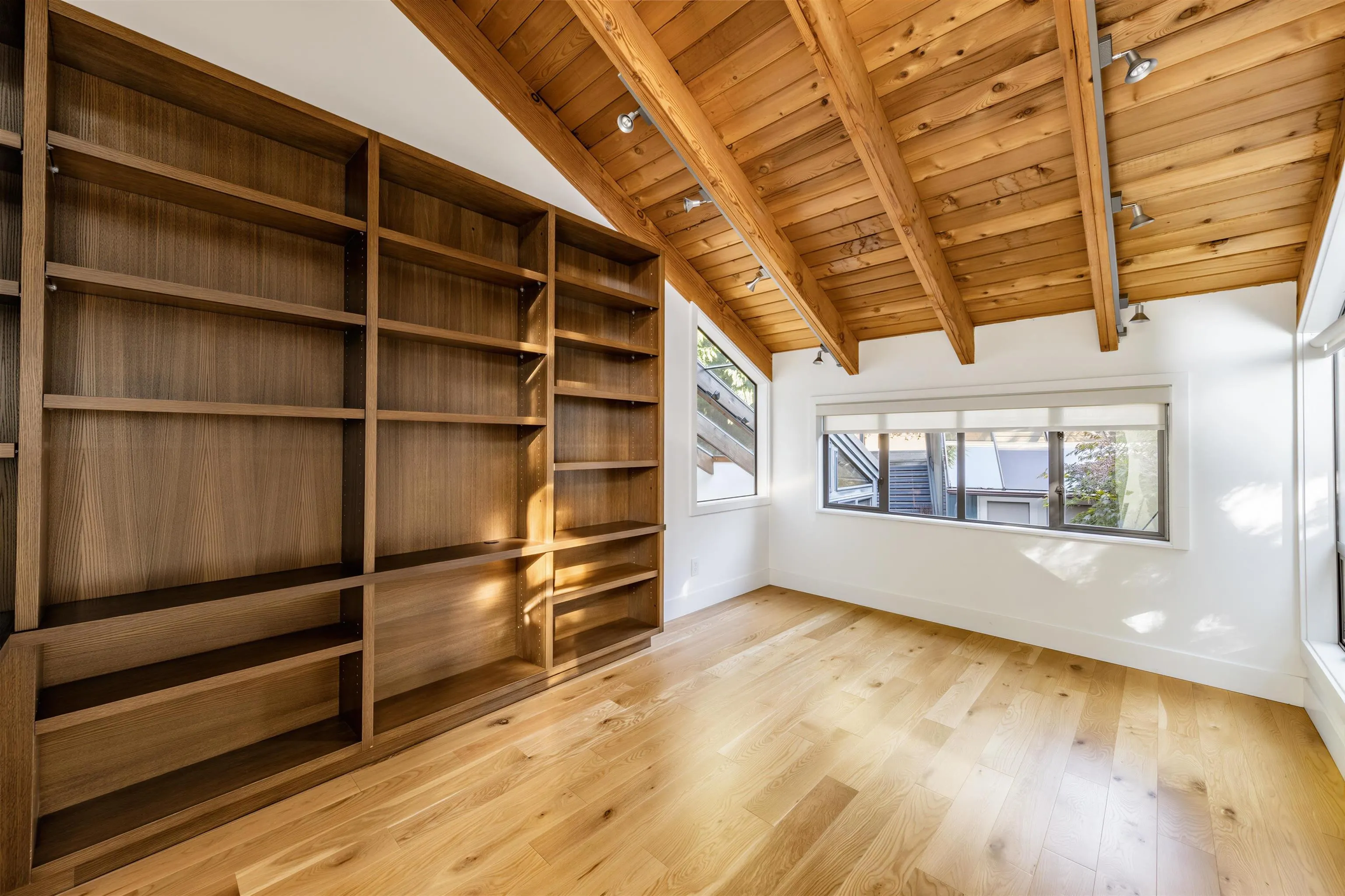975 Aubeneau Crescent