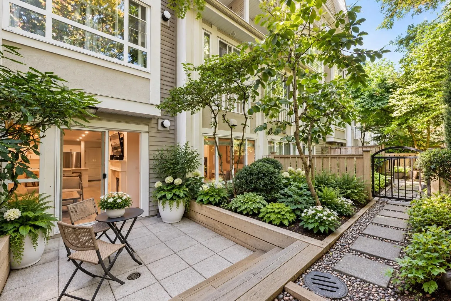 365 E 1st Street #118