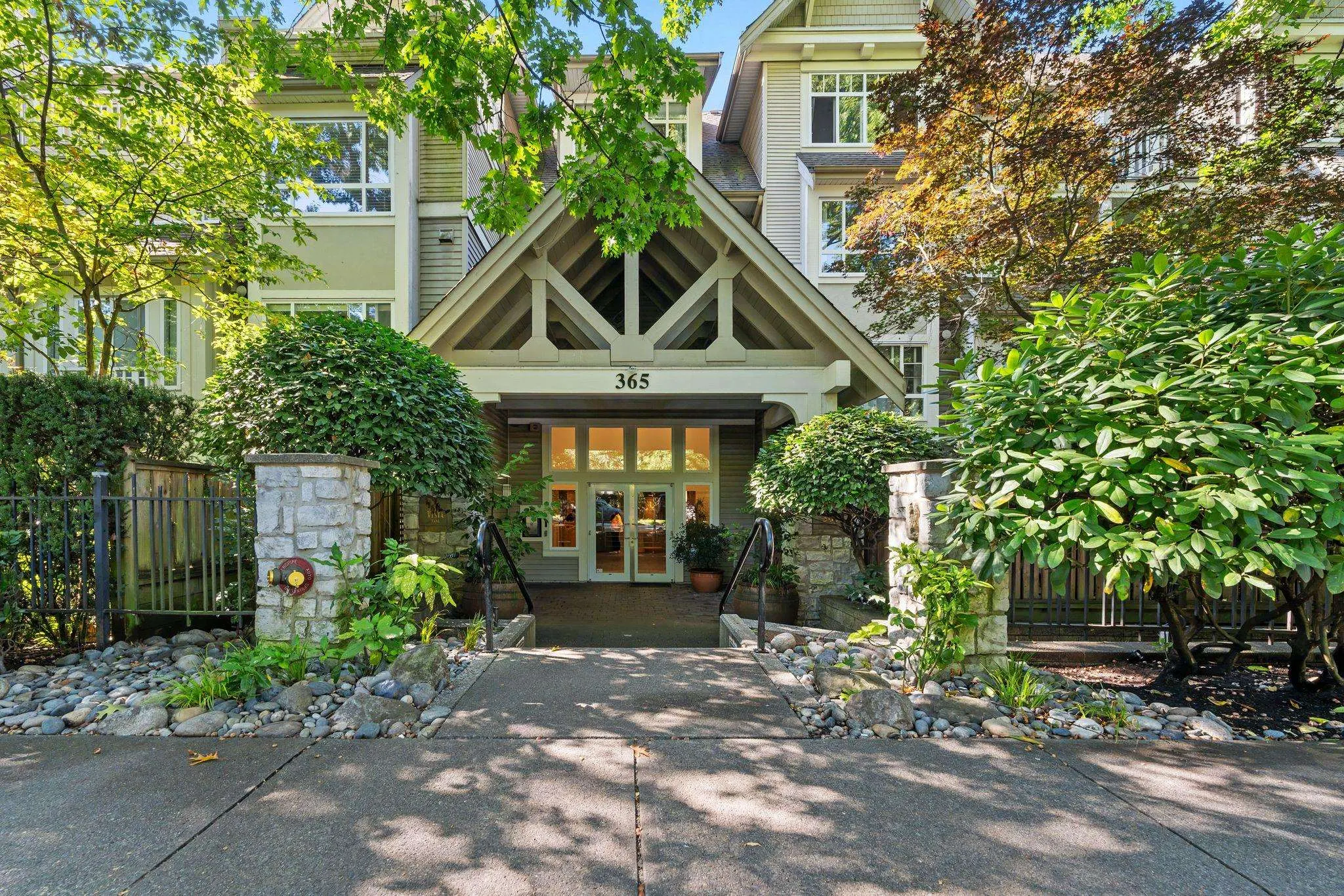 365 E 1st Street #118