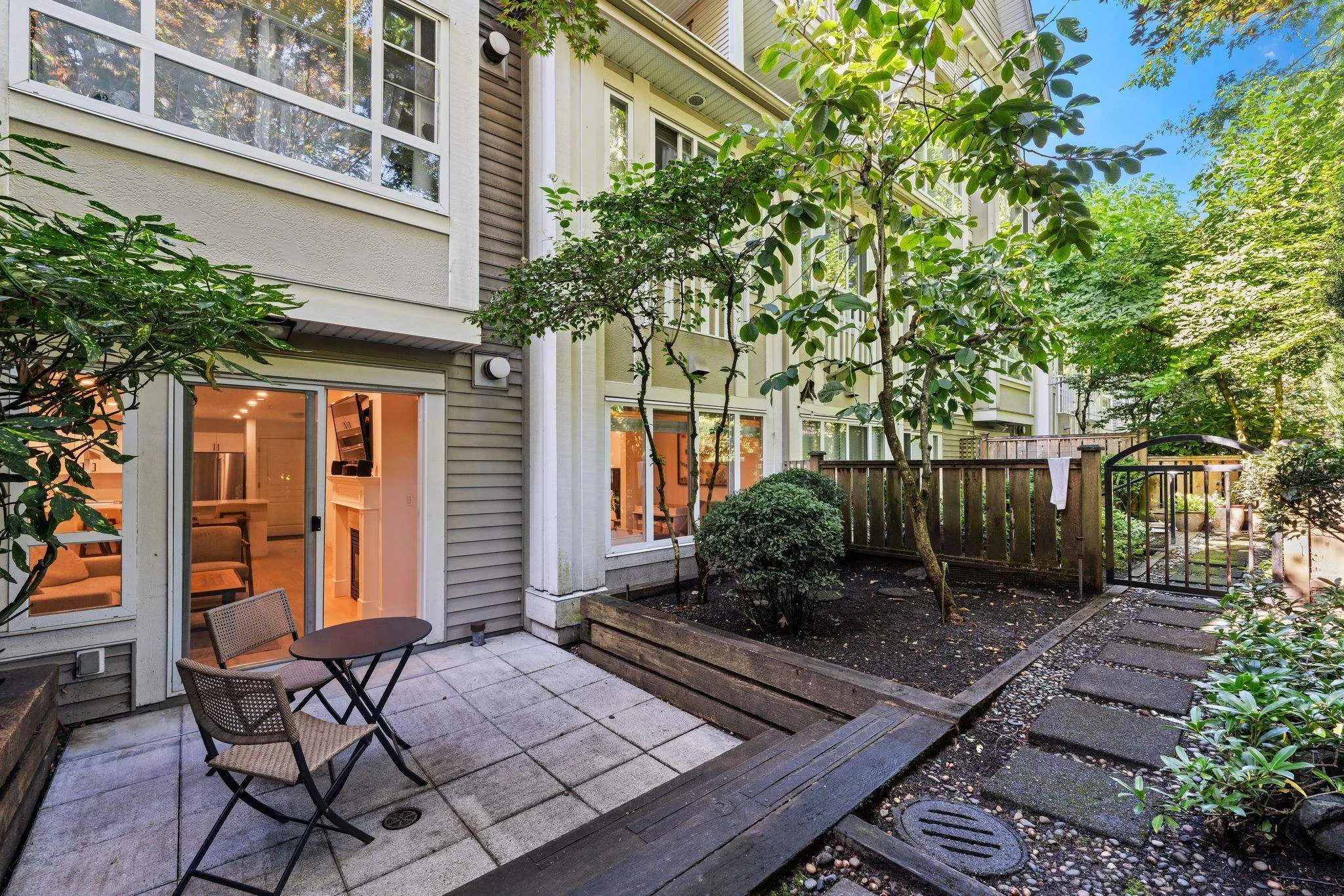 365 E 1st Street #118