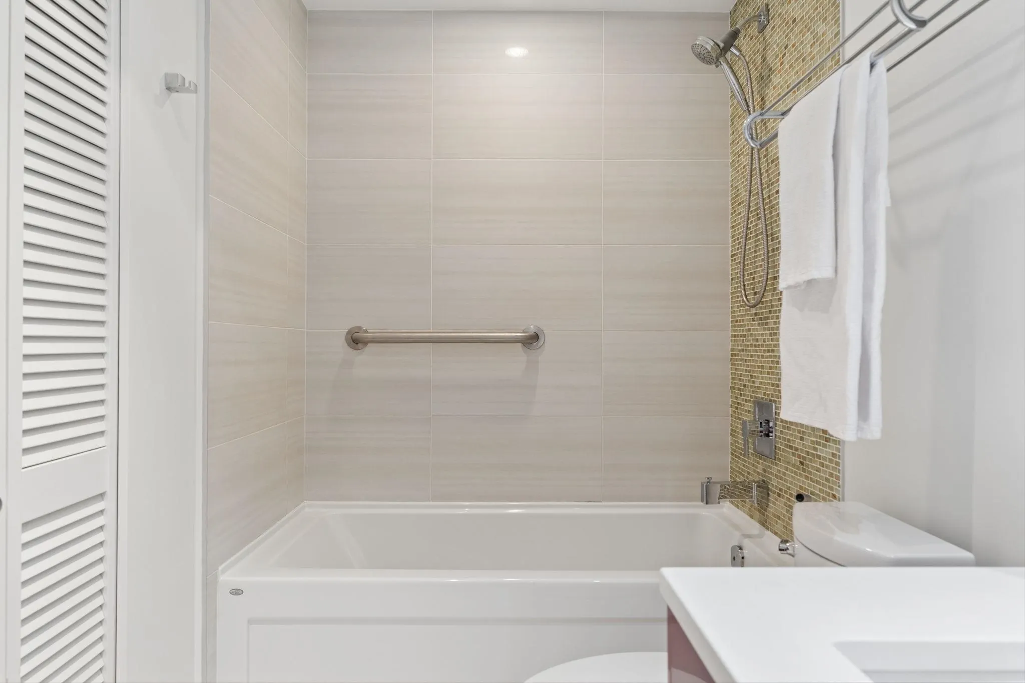 1777 W 7th Avenue #602