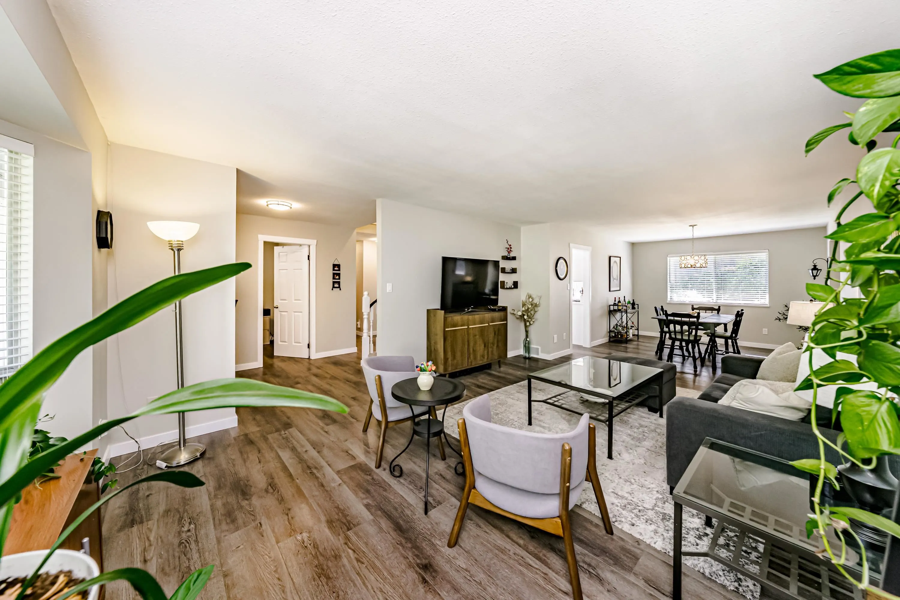 1328 Honeysuckle Lane