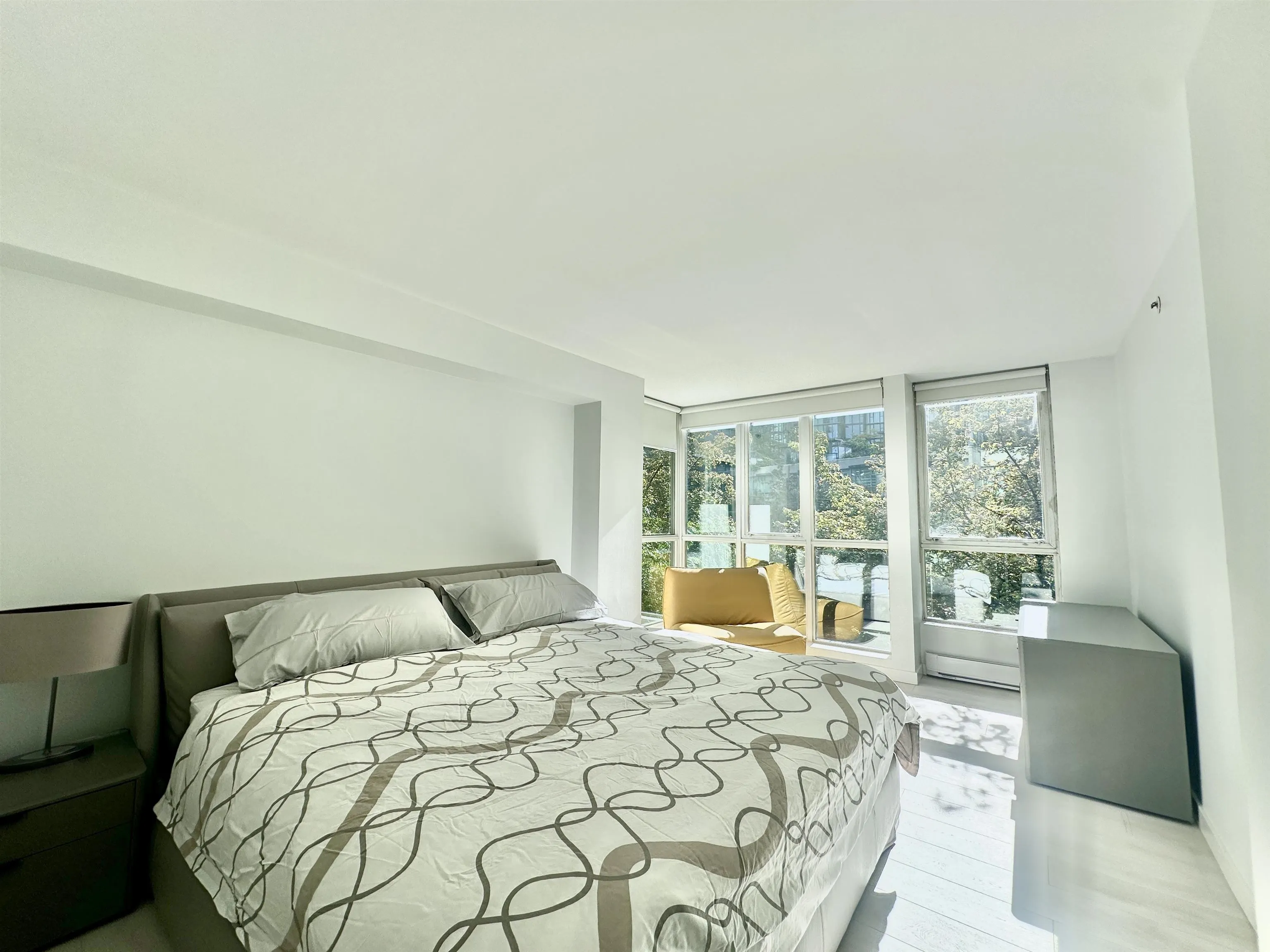 588 Broughton Street #206