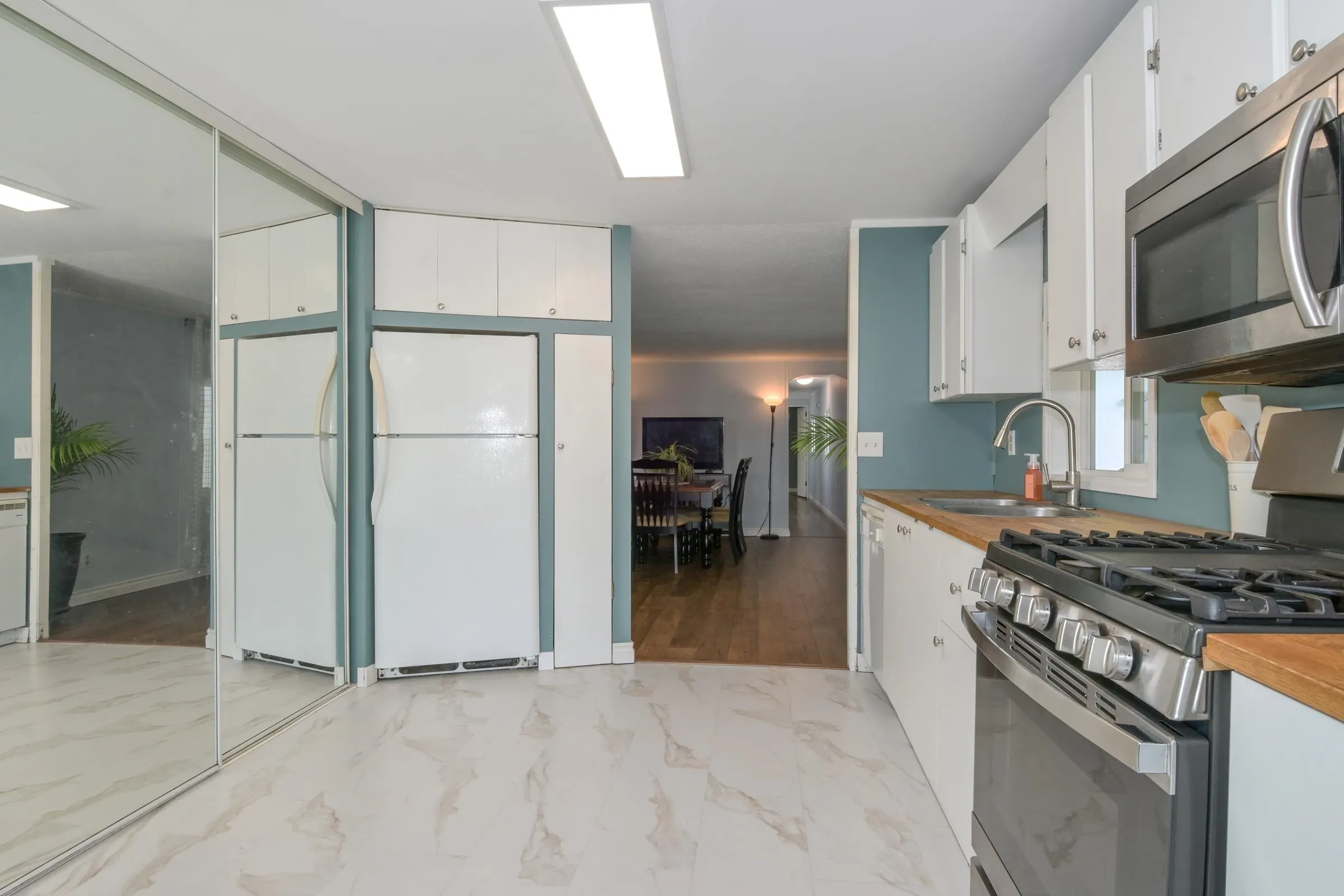 31568 Oakridge Crescent