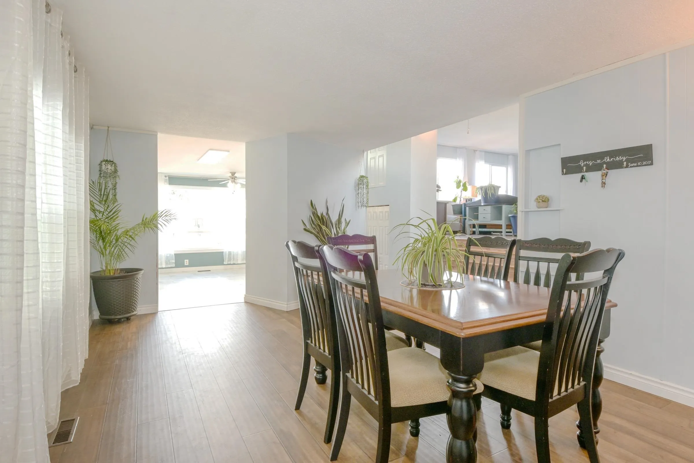 31568 Oakridge Crescent