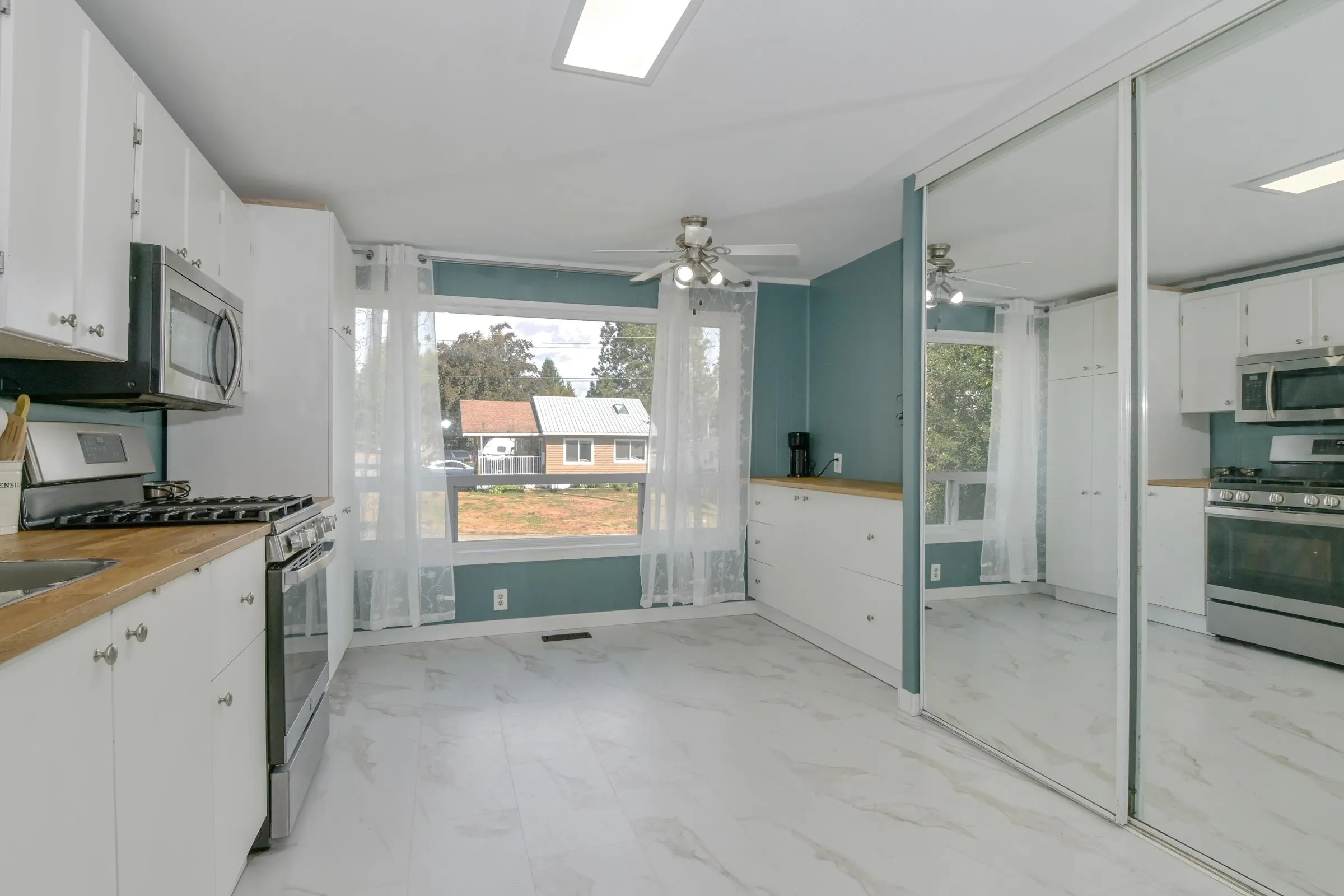 31568 Oakridge Crescent