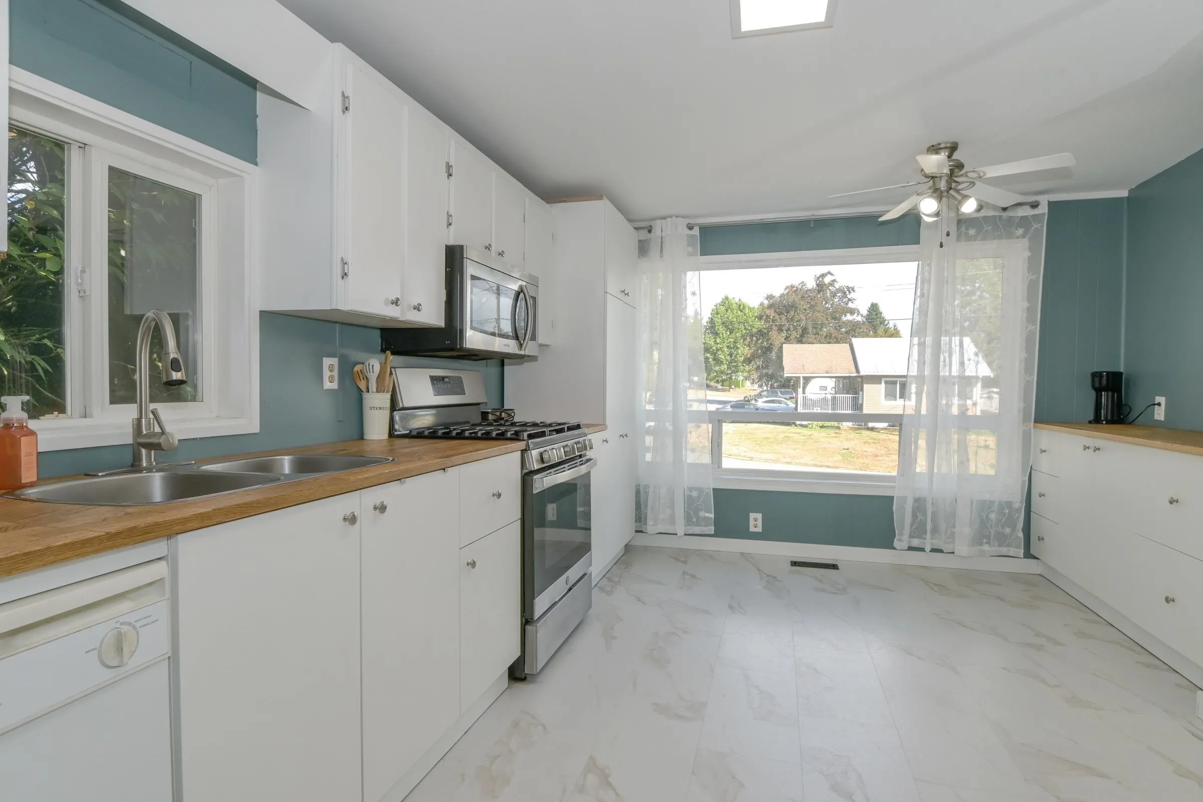 31568 Oakridge Crescent