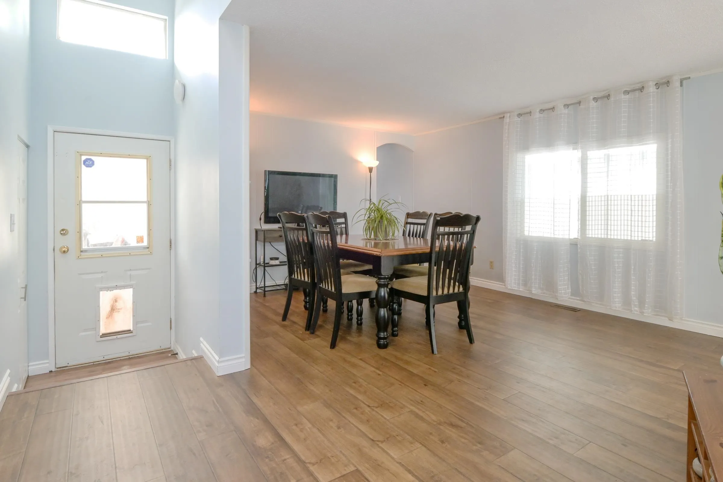 31568 Oakridge Crescent
