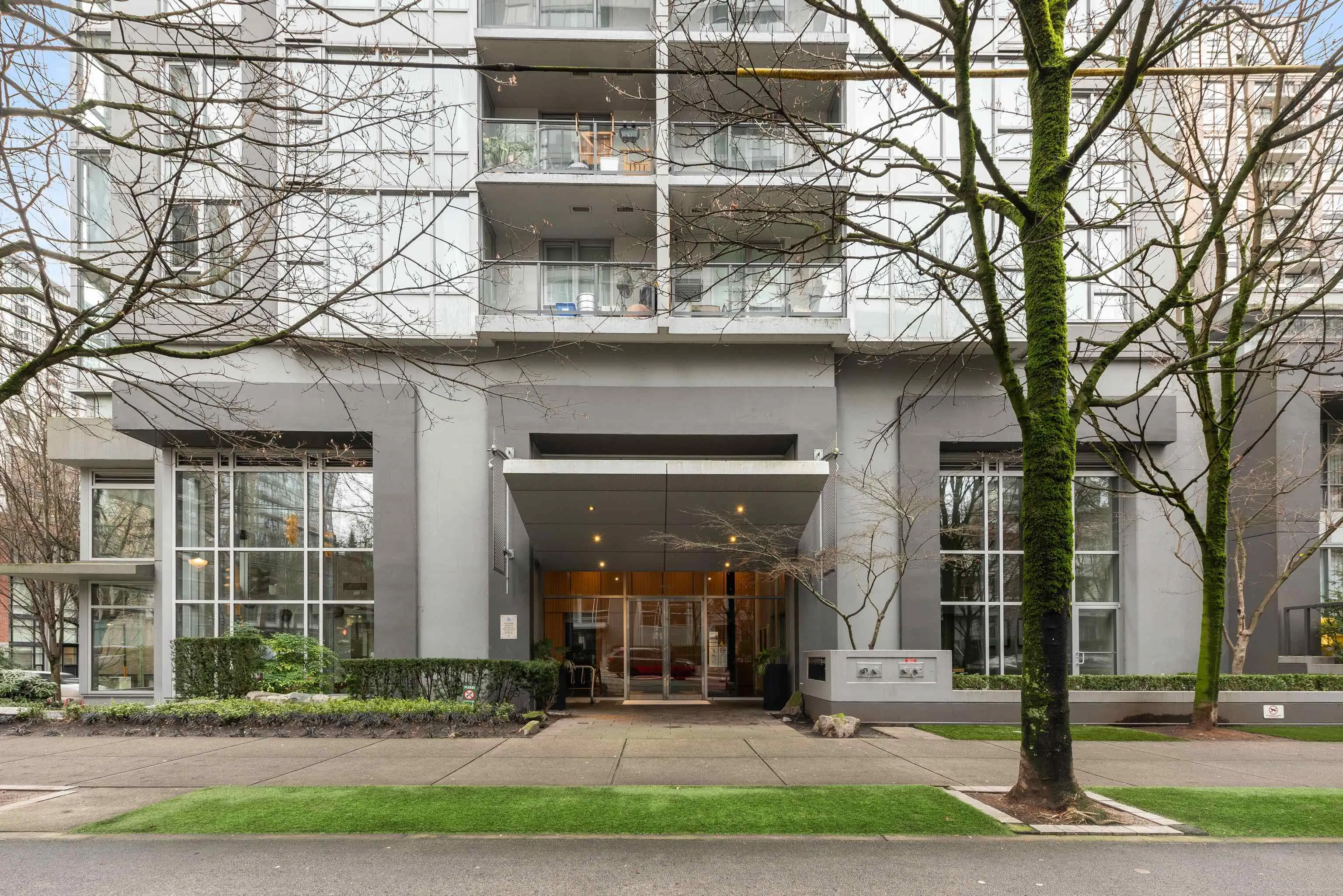 1010 Richards Street #802