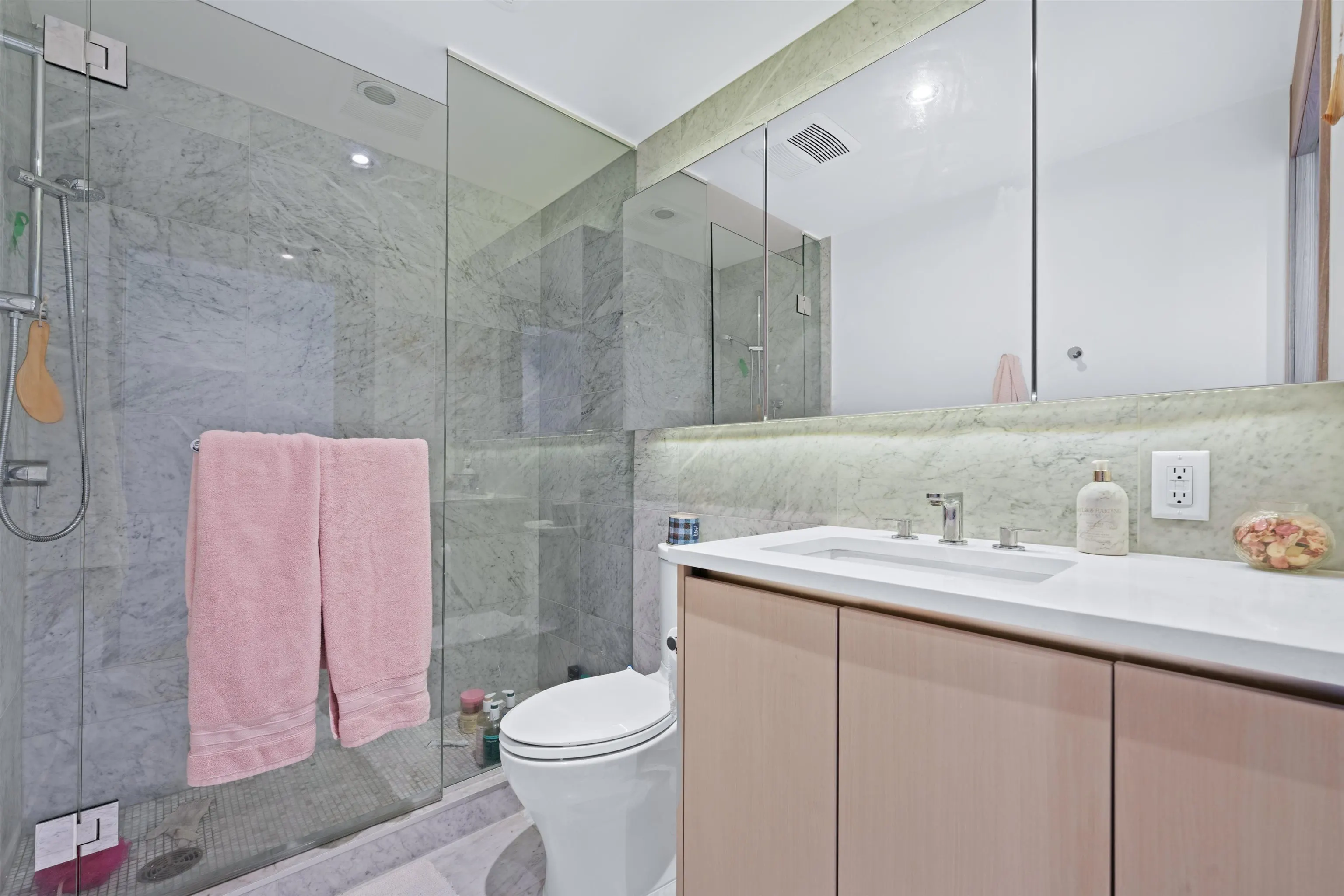 87 Nelson Street #1284