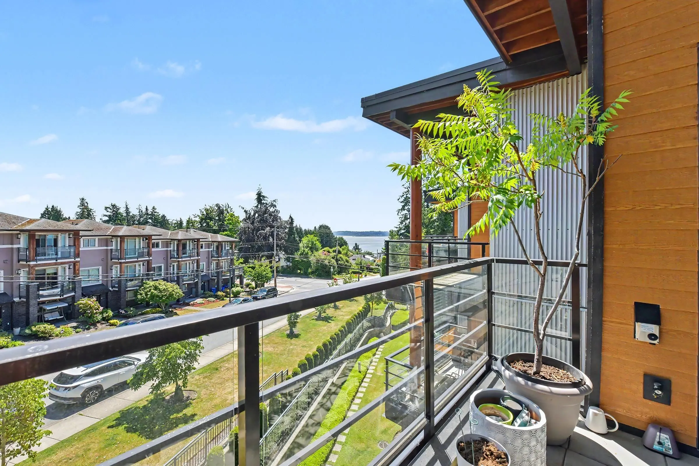 14855 Thrift Avenue #516