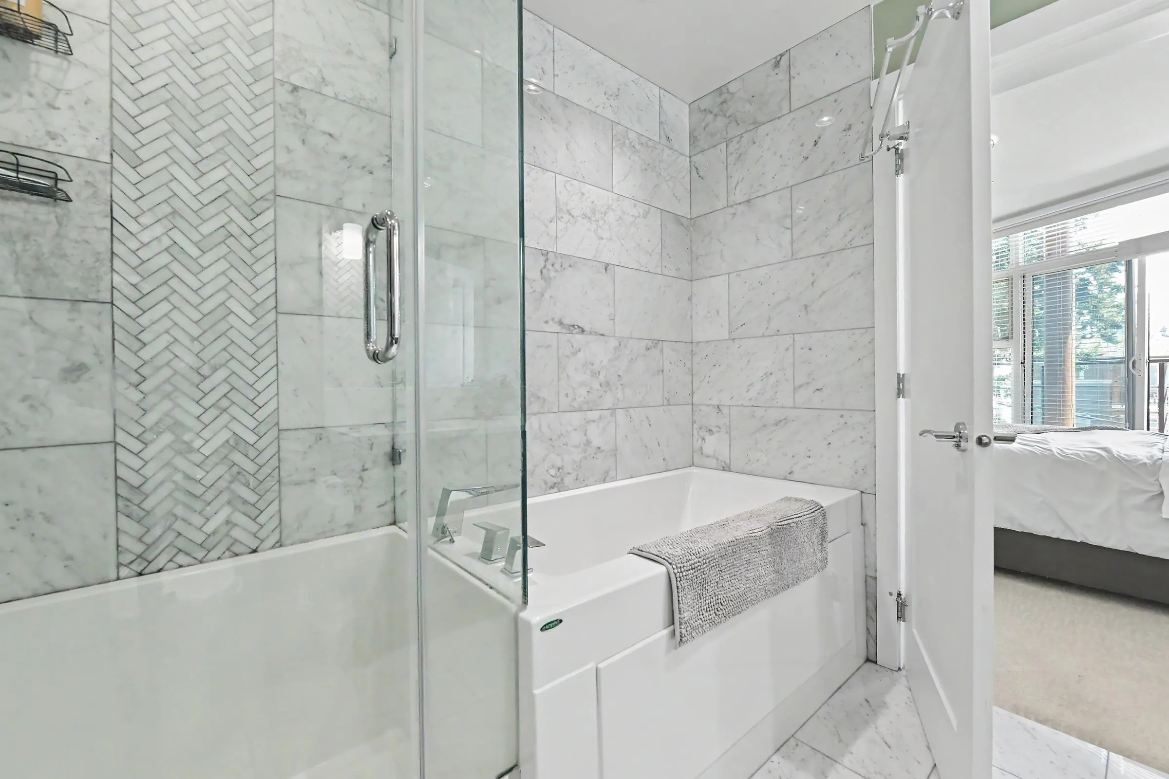 14855 Thrift Avenue #516