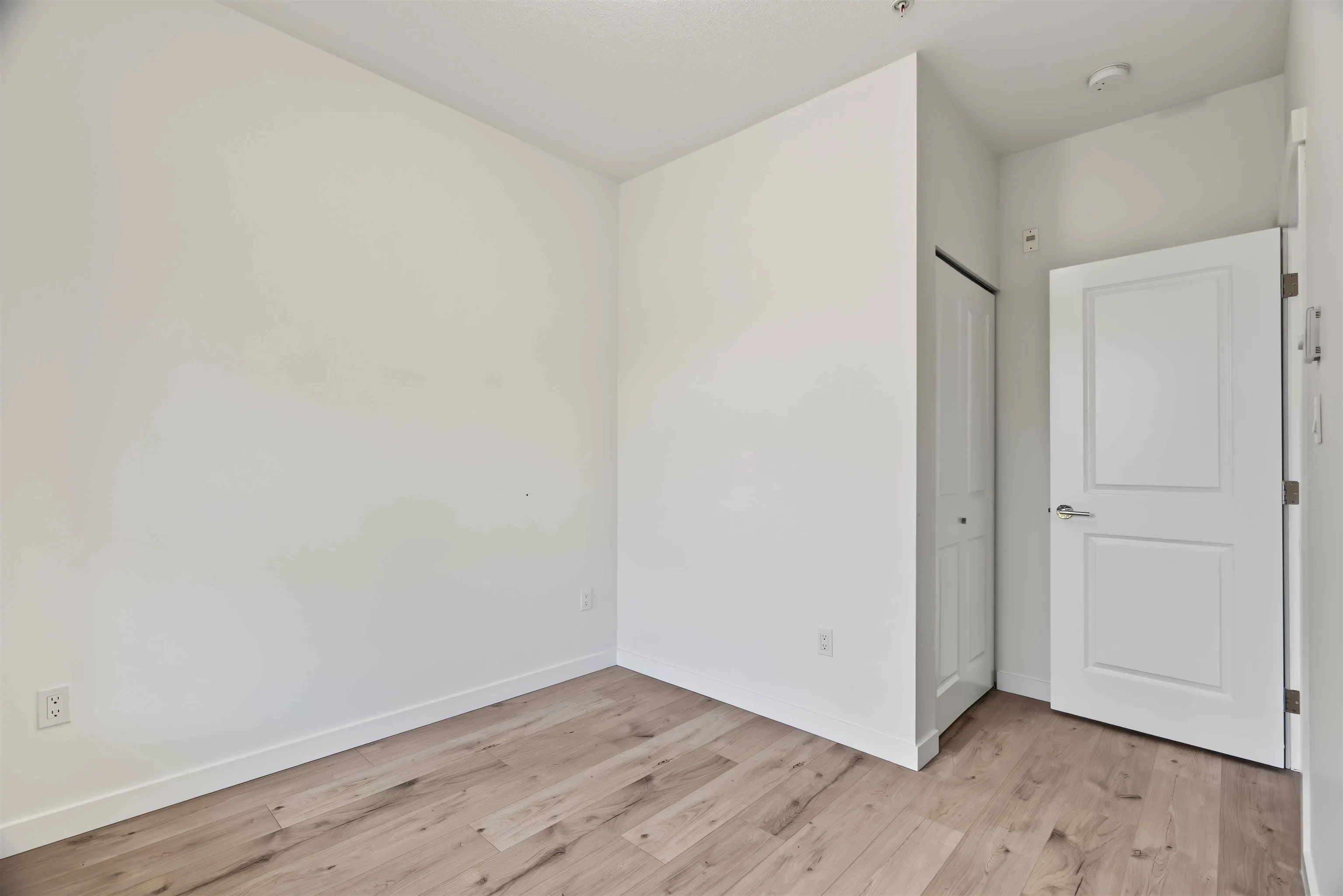 15138 34 Avenue #216