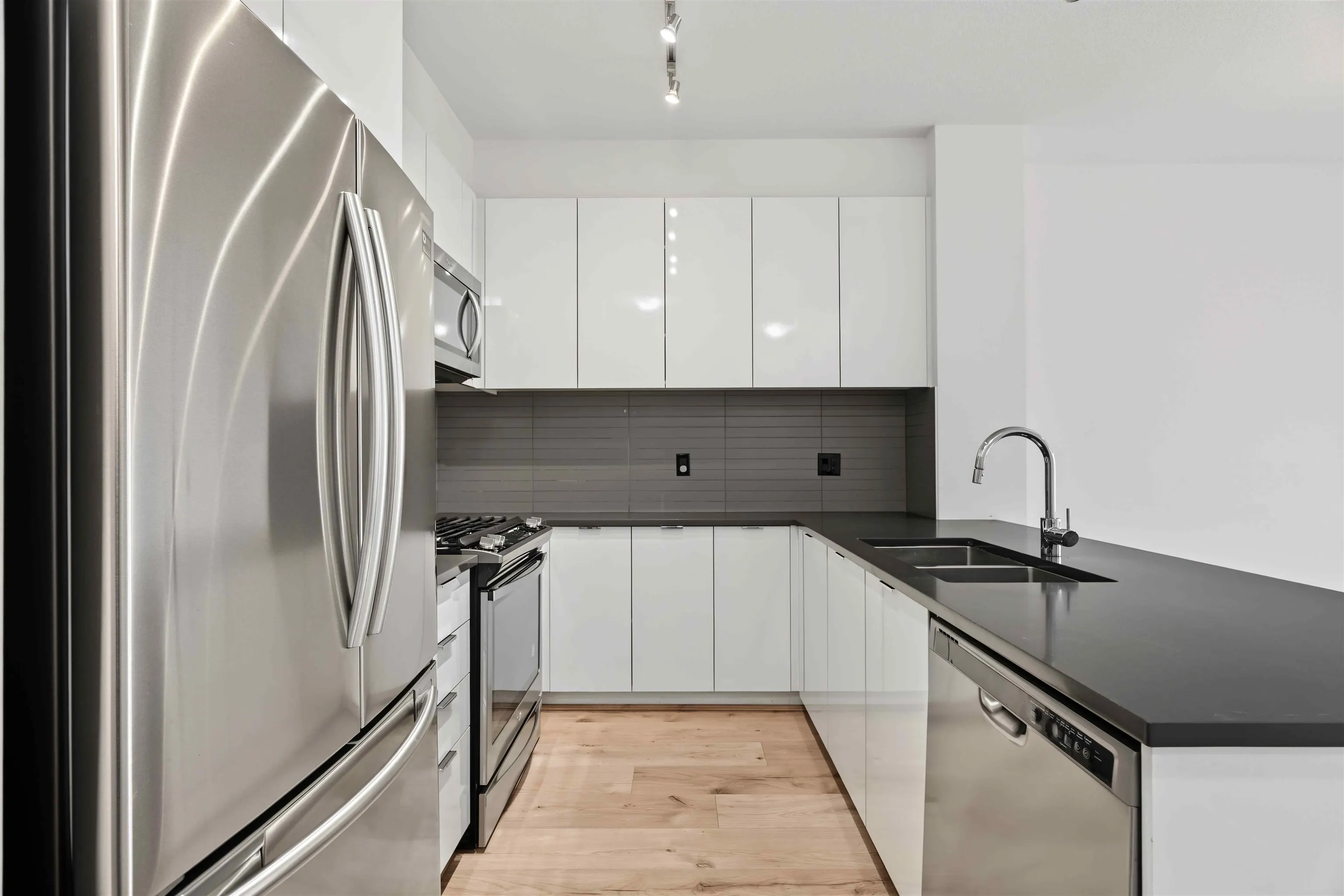 15138 34 Avenue #216