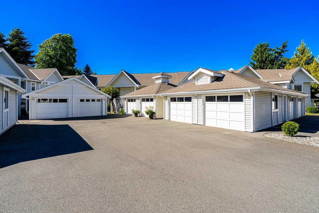 9109 154 Street #206