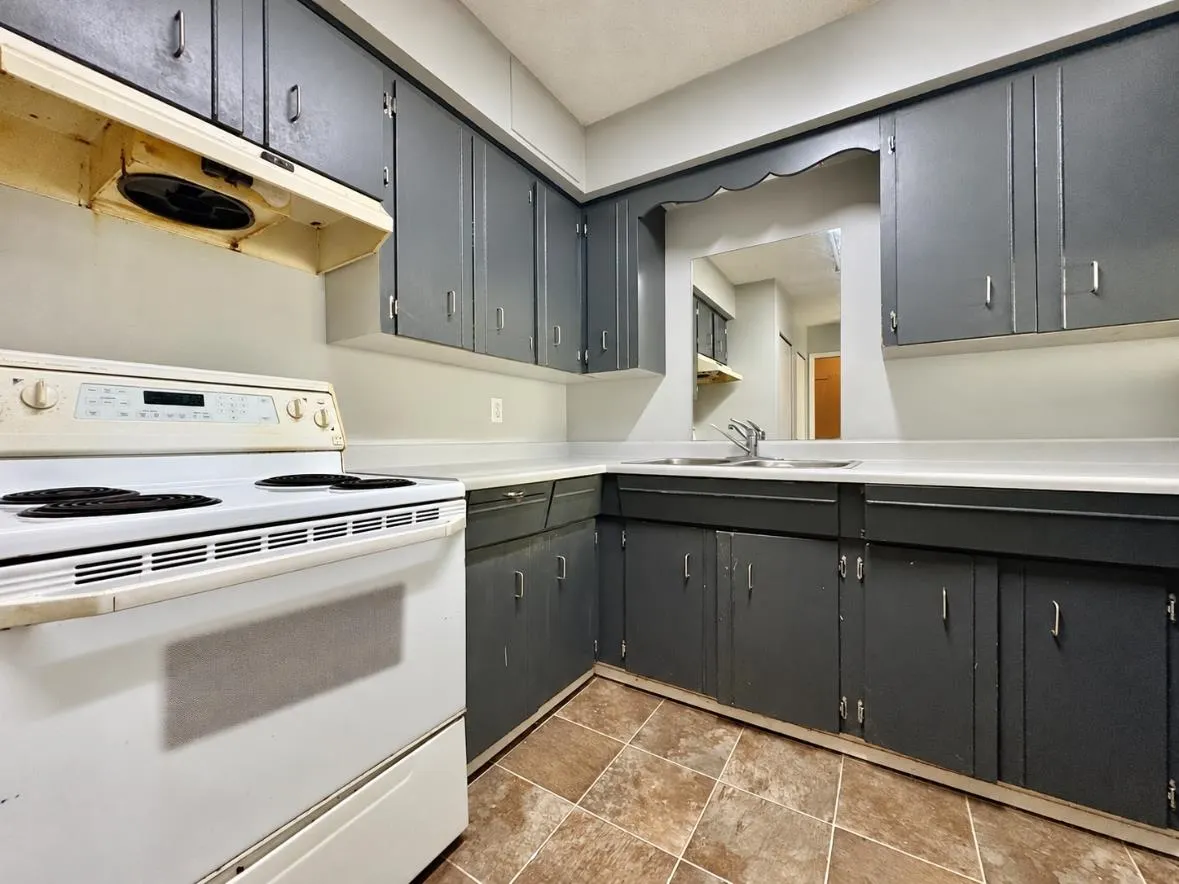 45720 Victoria Avenue #9