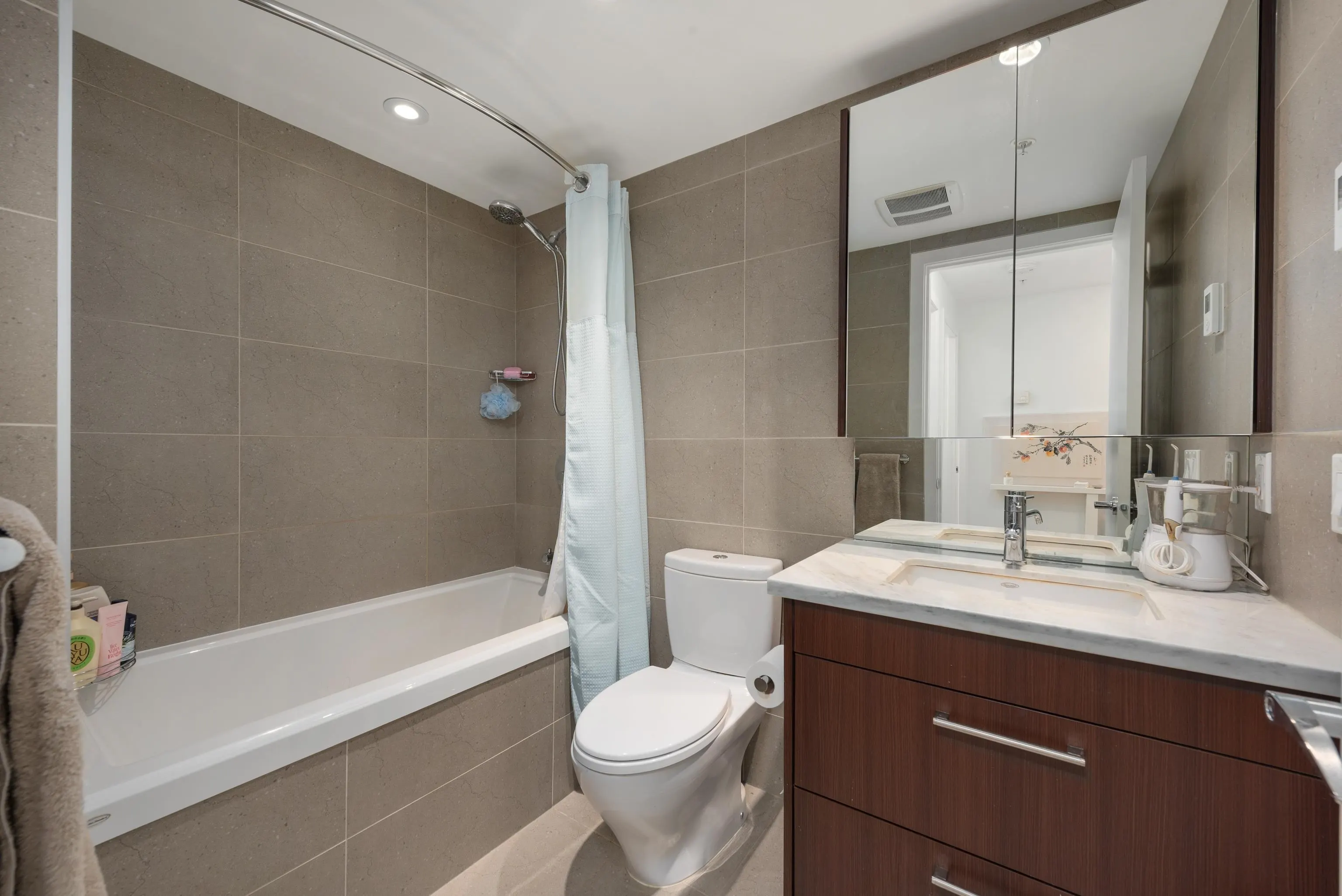 108 W 1st Avenue #253