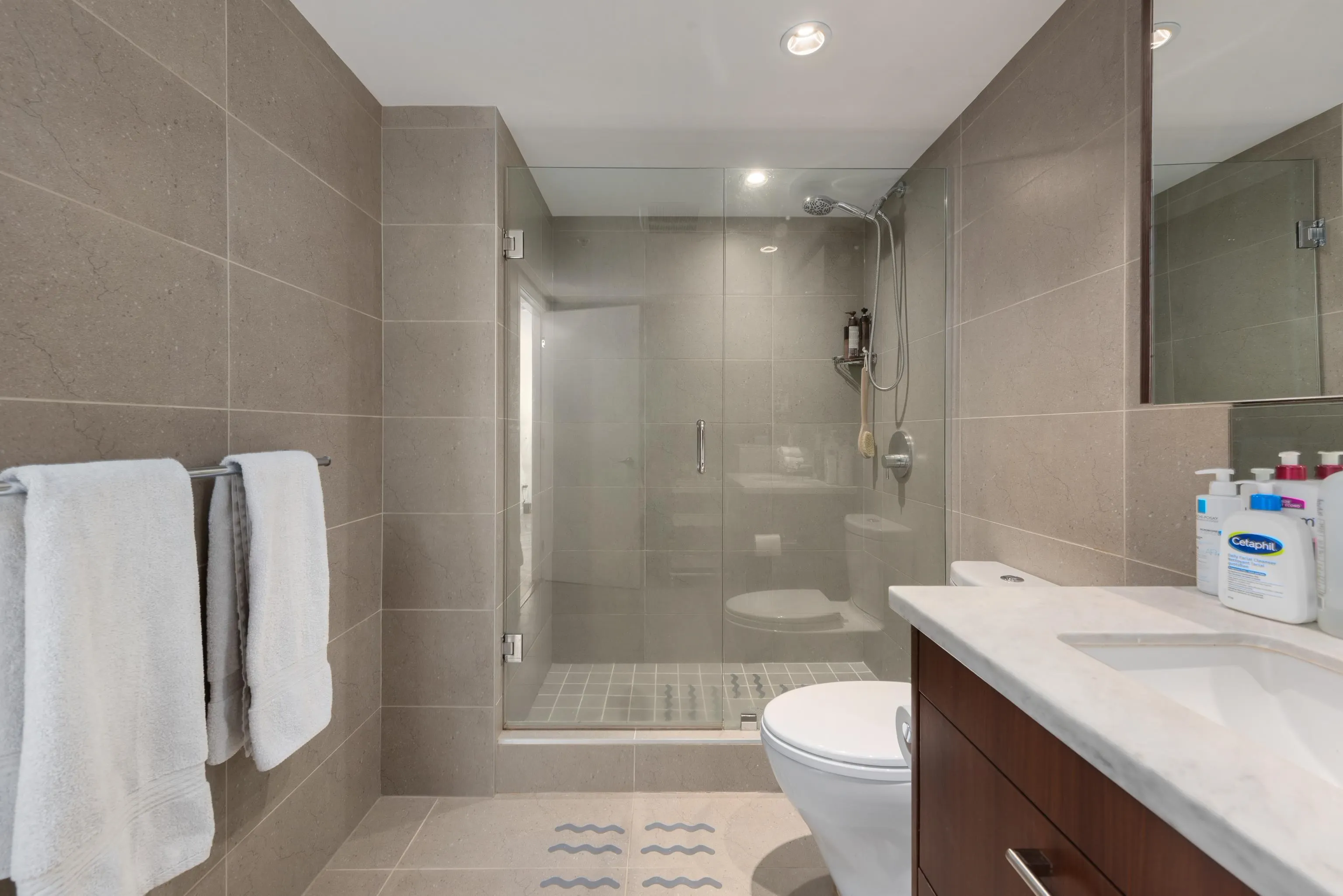 108 W 1st Avenue #253