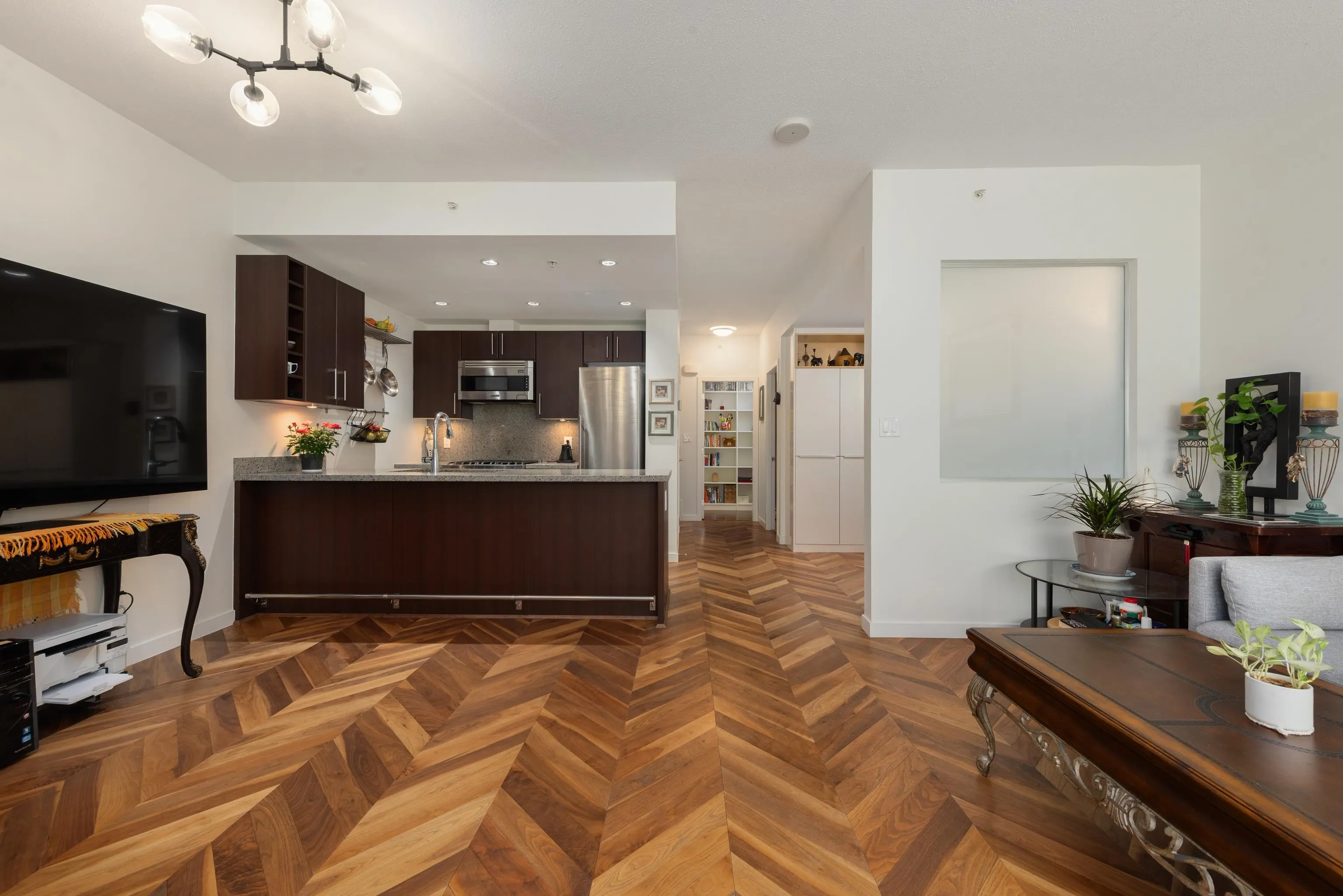 108 W 1st Avenue #253