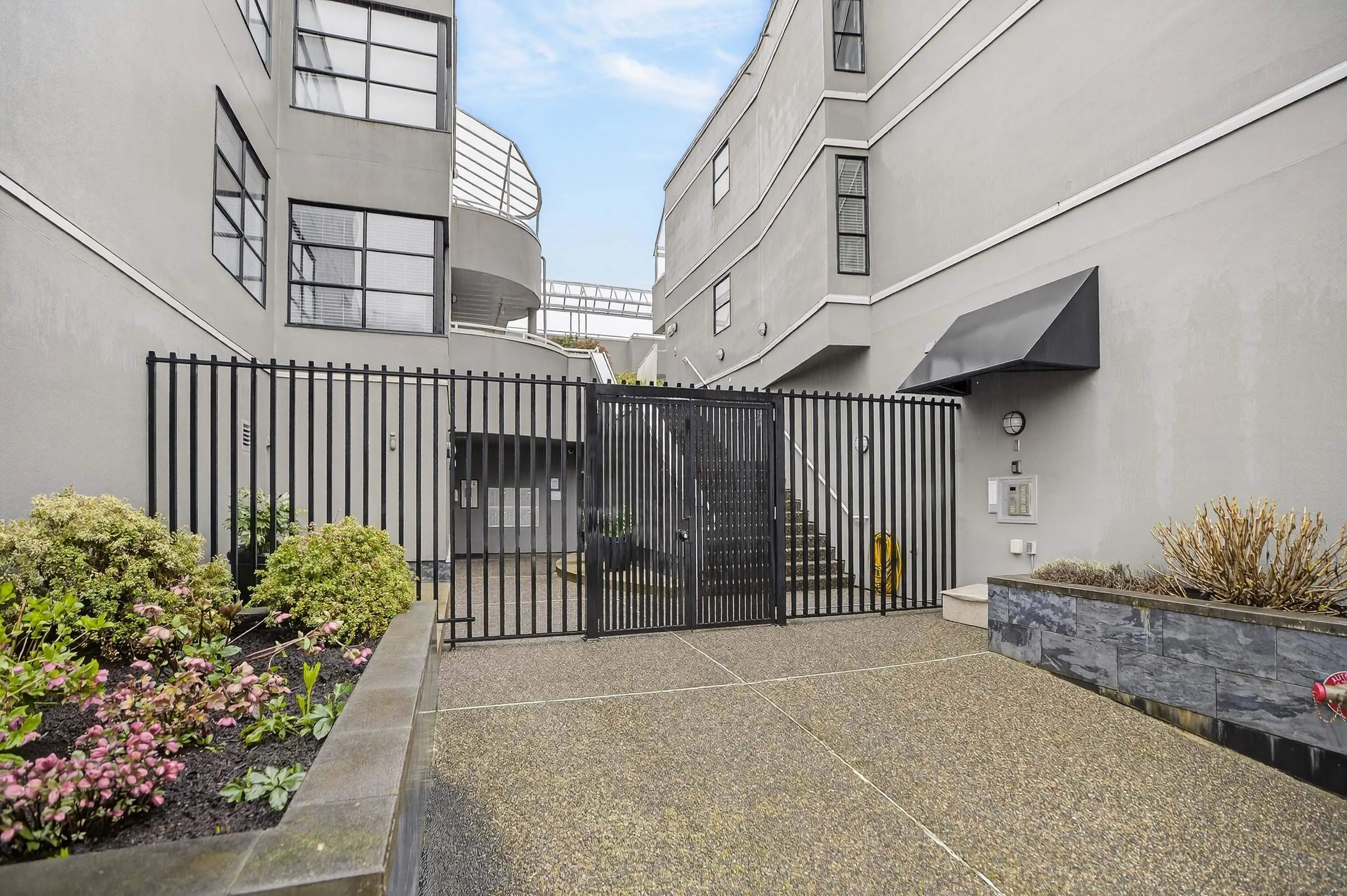 3151 Woodbine Drive #205
