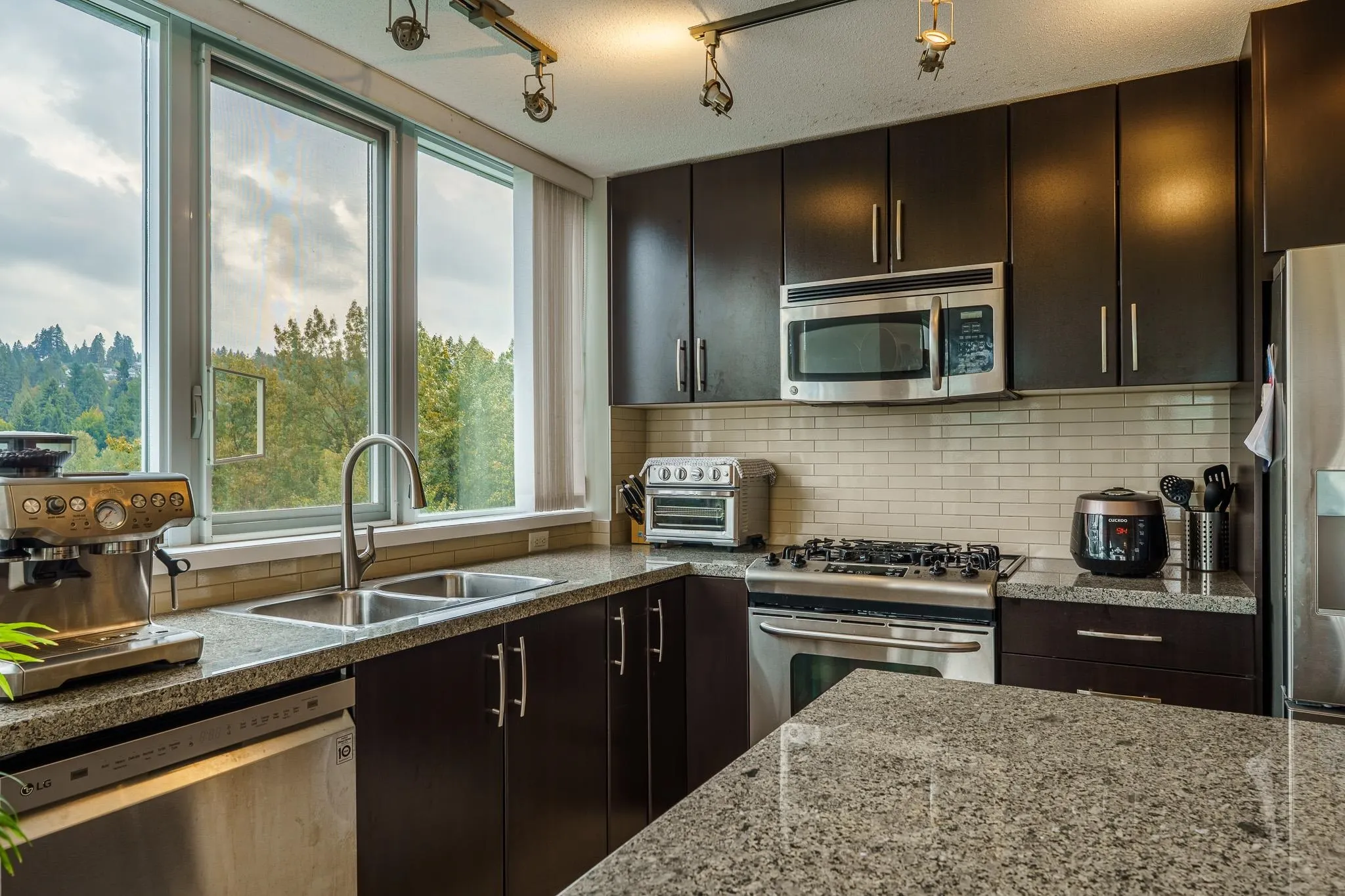 660 Nootka Way #1208