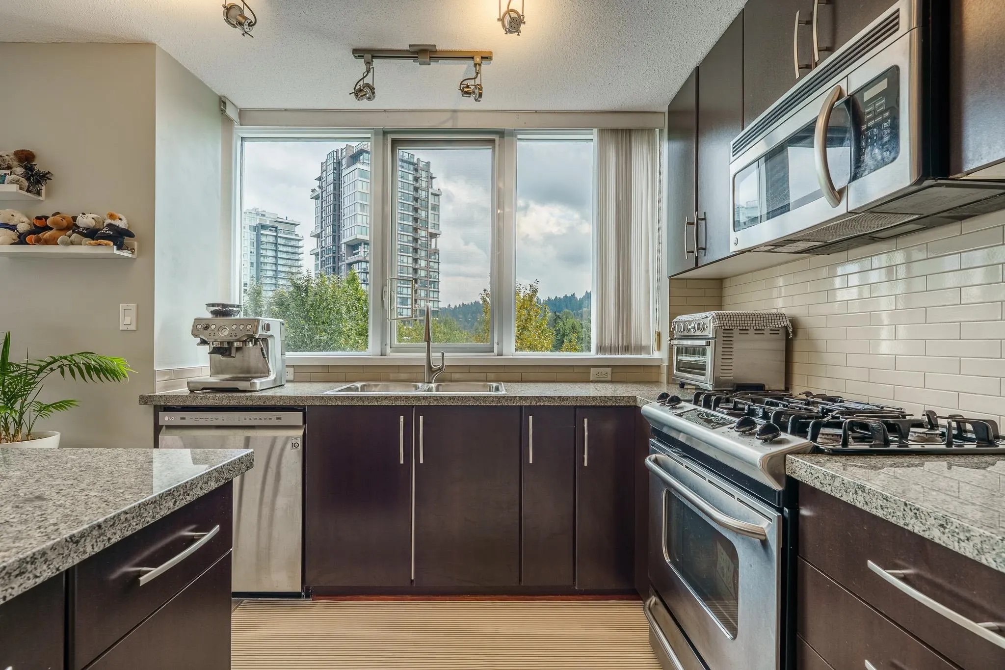 660 Nootka Way #1208