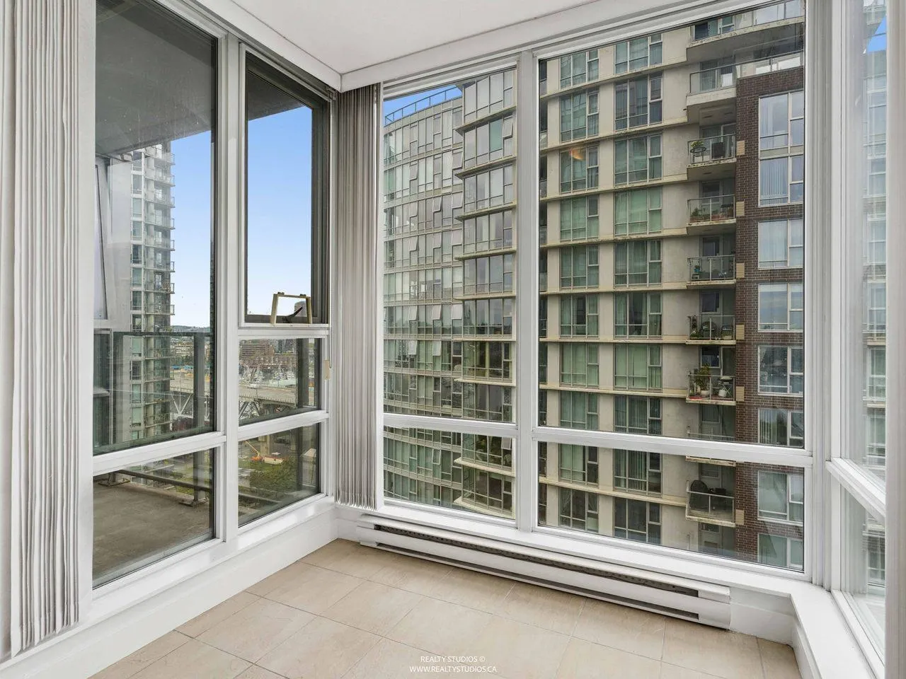 1495 Richards Street #2208