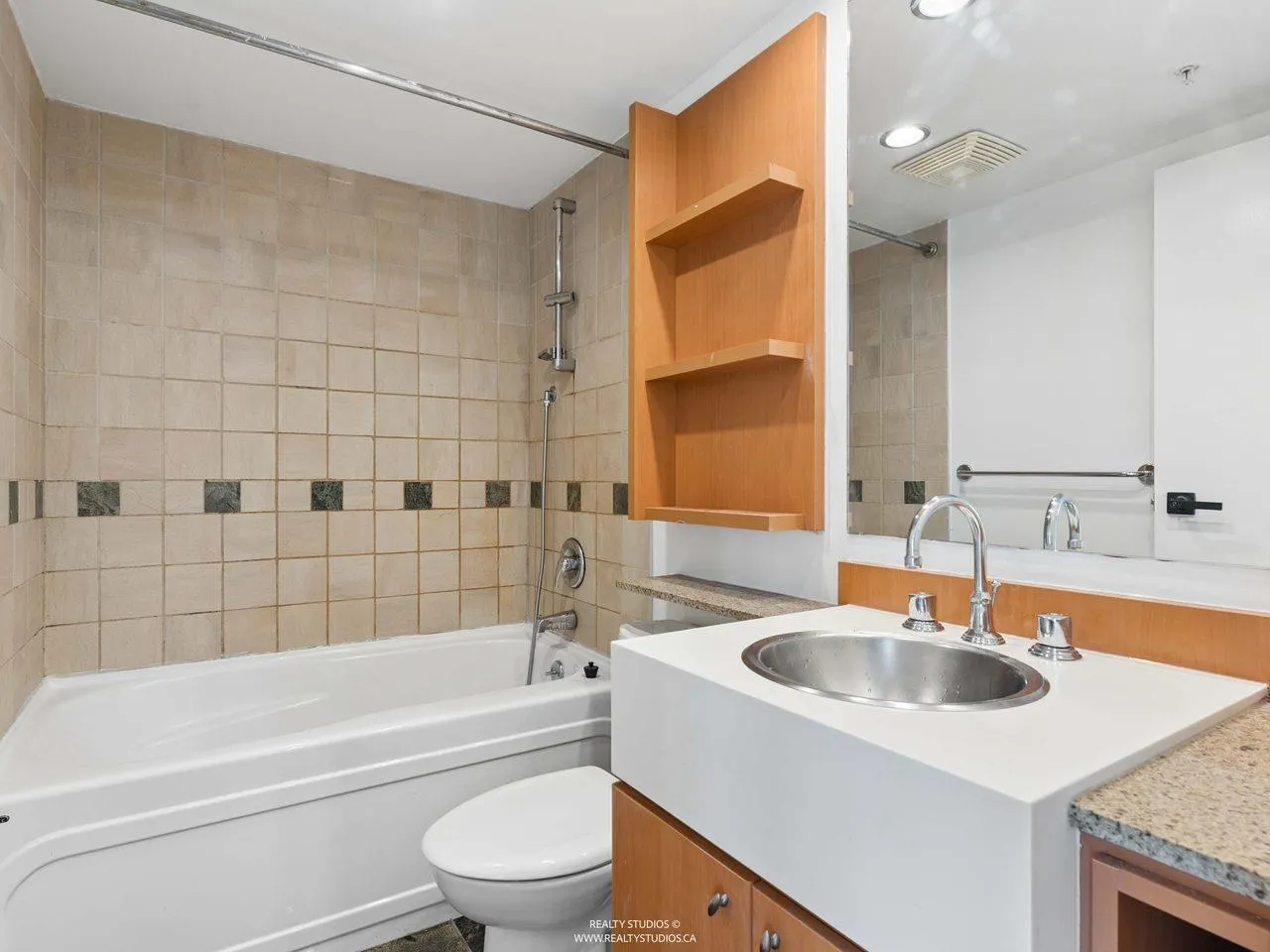 1495 Richards Street #2208