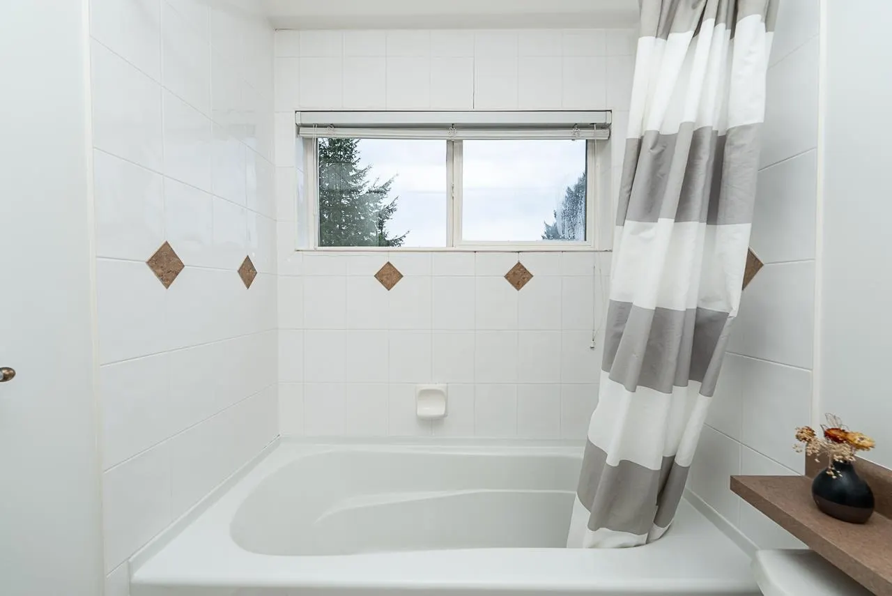 128 W 21st Street #302