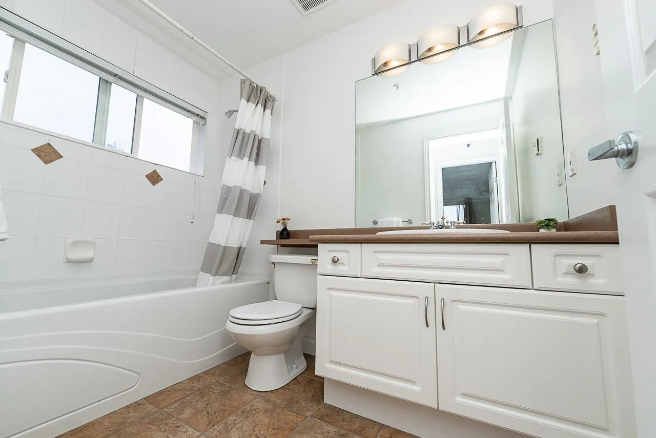 128 W 21st Street #302