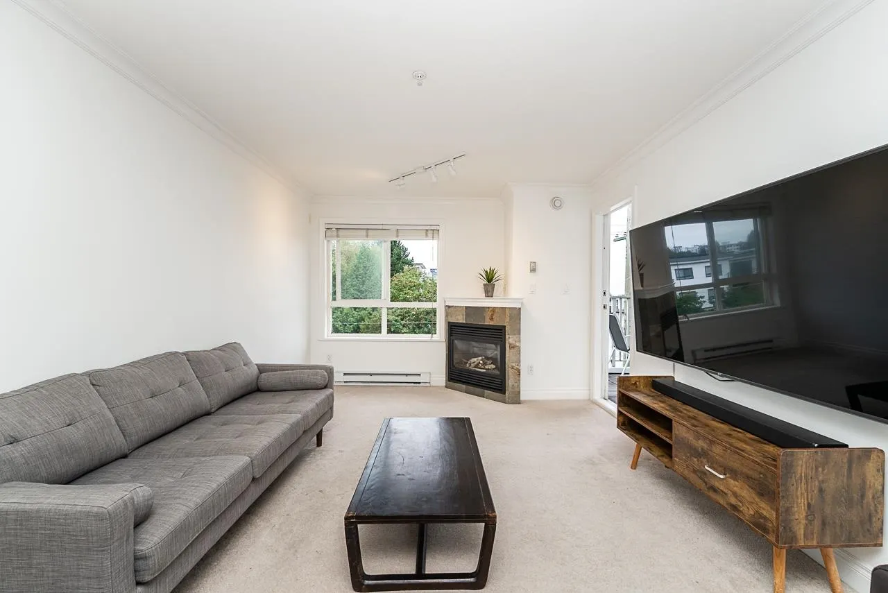 128 W 21st Street #302