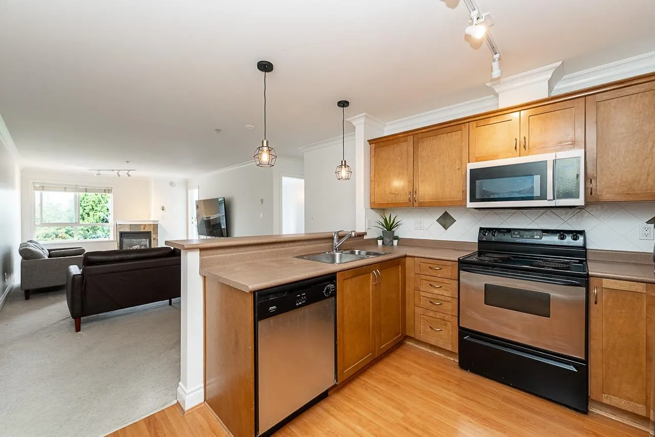 128 W 21st Street #302