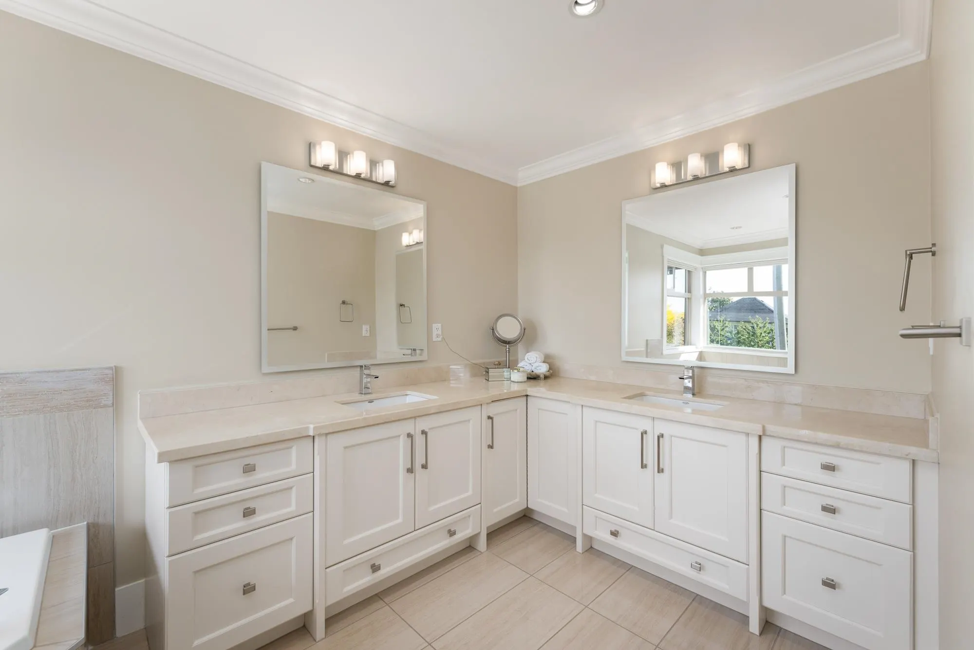 358 W 15th Street