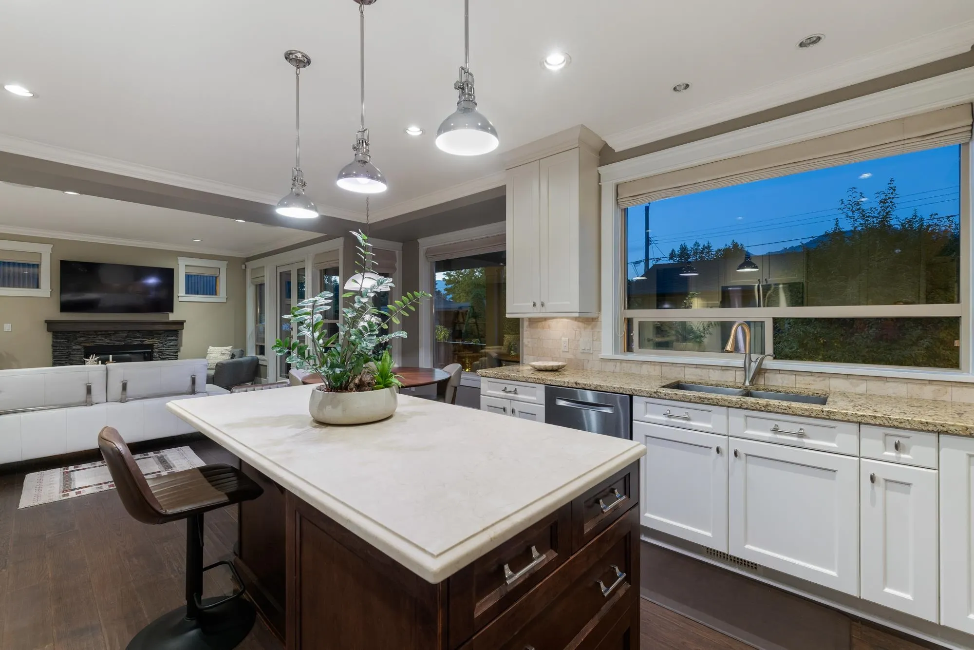 358 W 15th Street