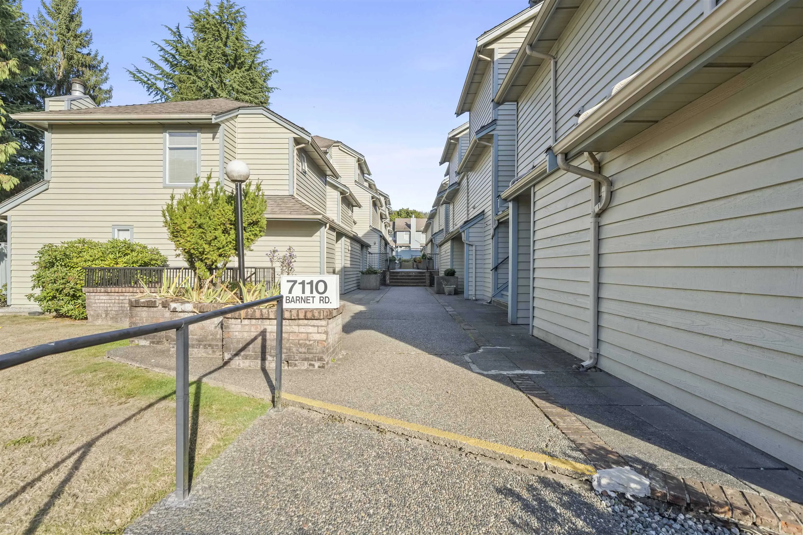 7110 Barnet Road #1