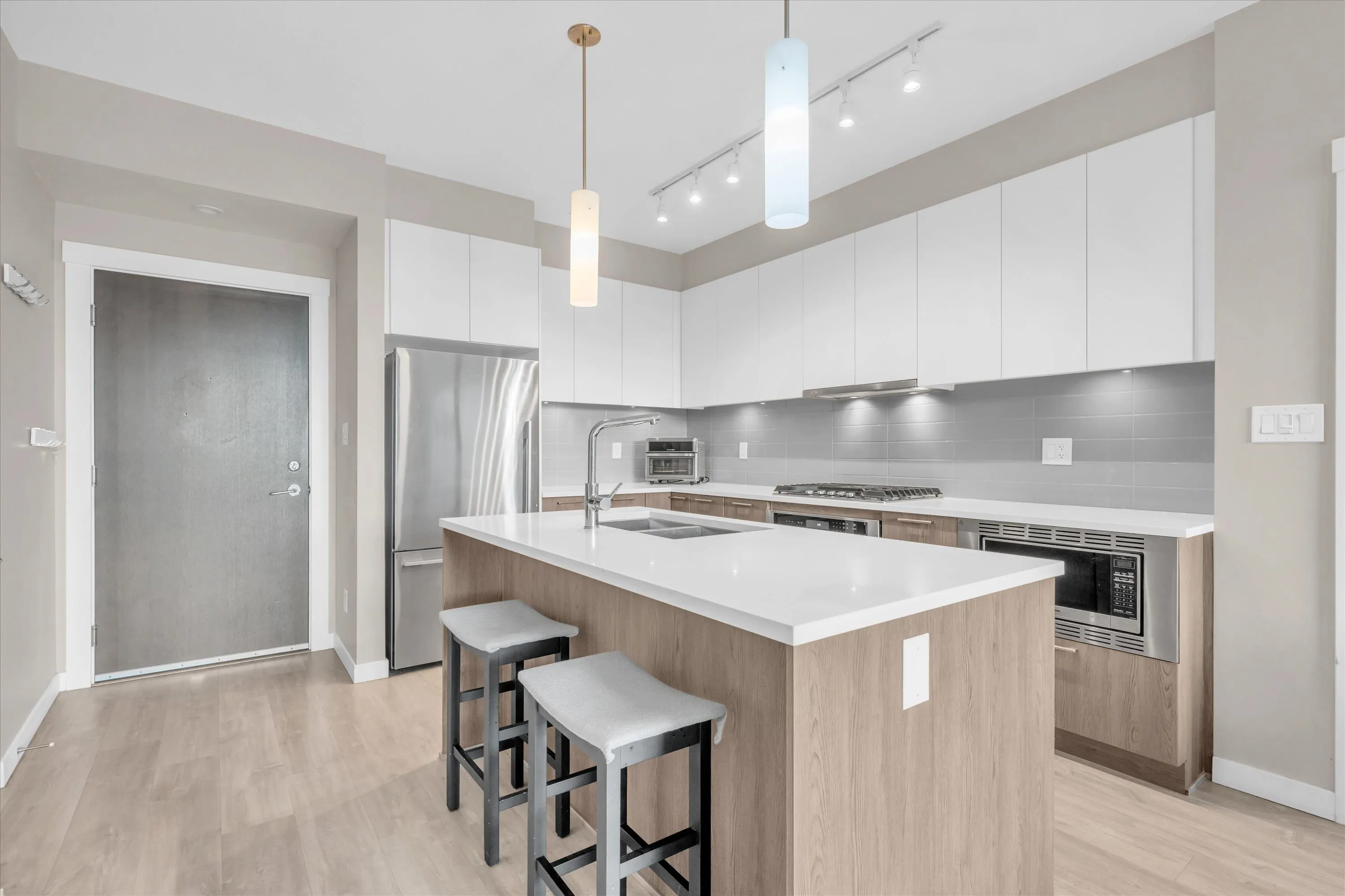 625 E 3rd Street #303