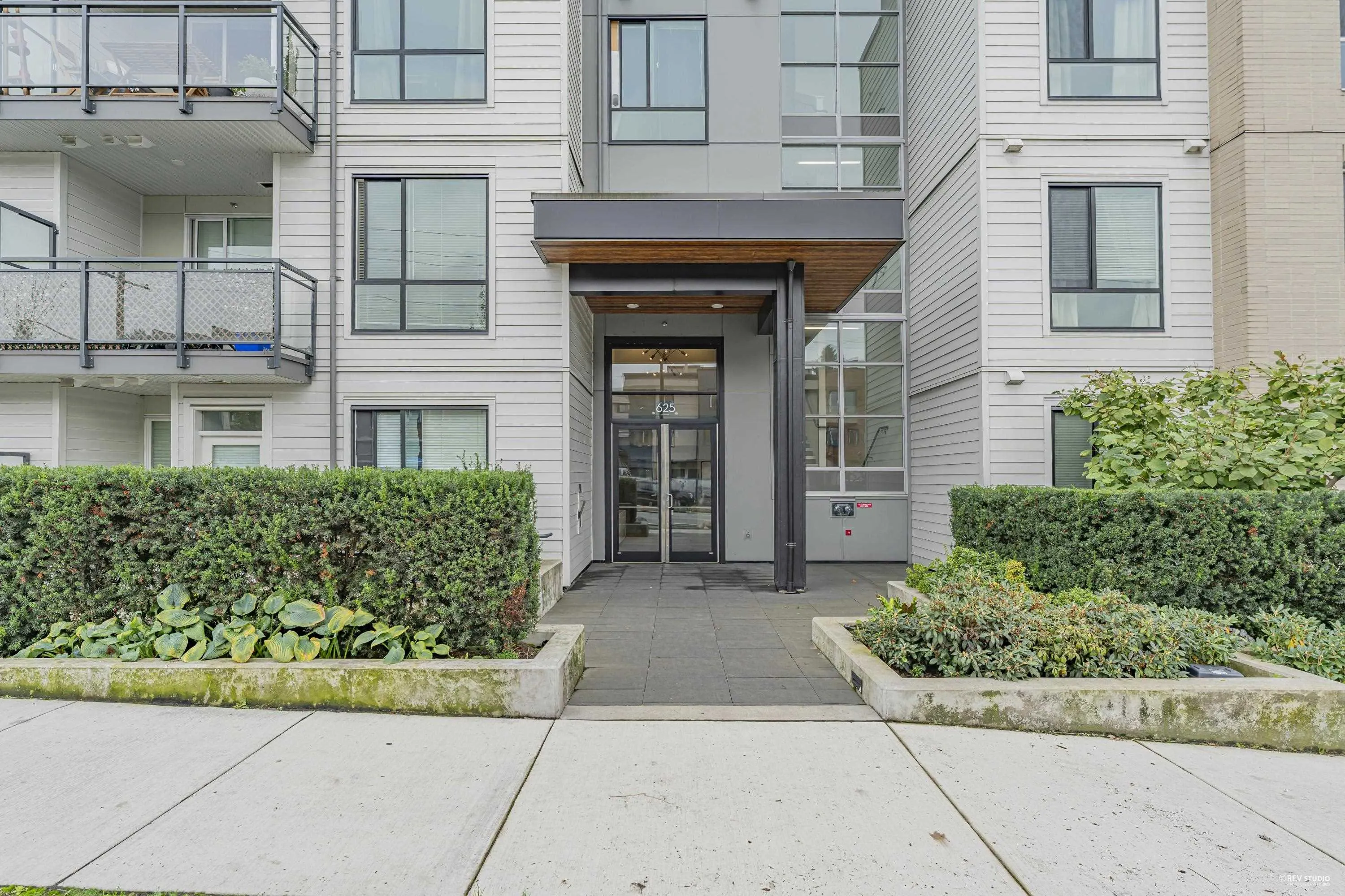 625 E 3rd Street #303