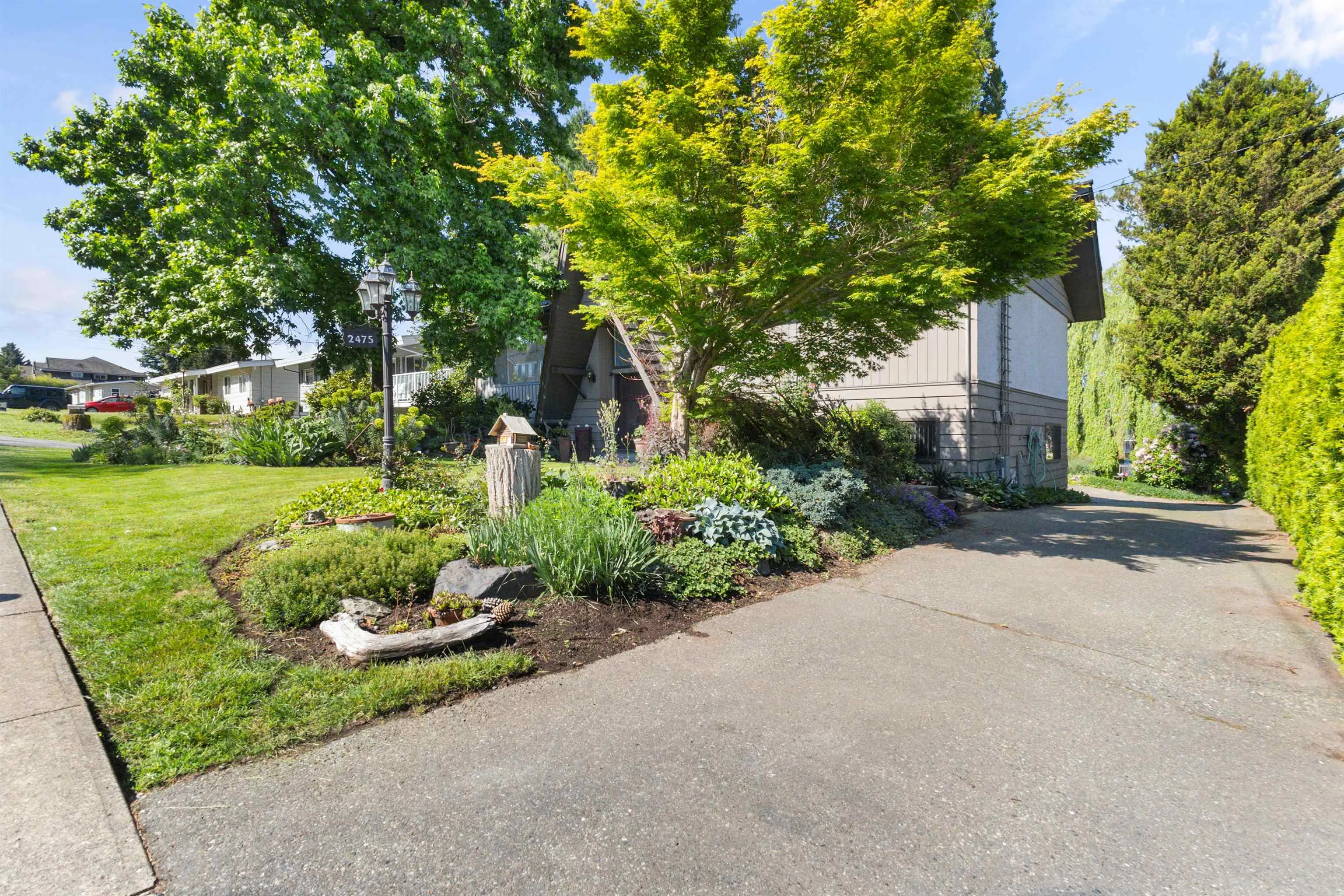 2475 Sugarpine Street