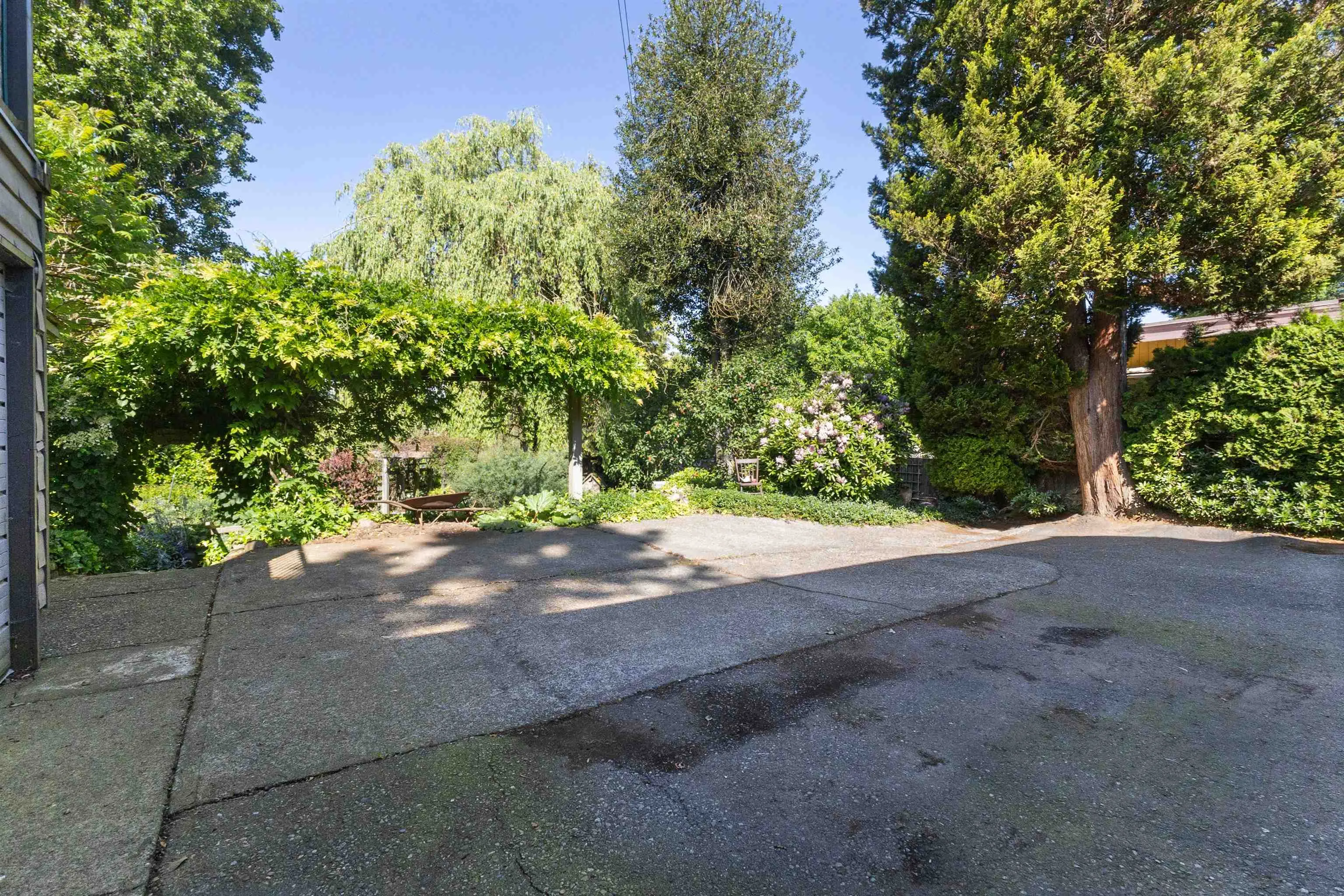 2475 Sugarpine Street